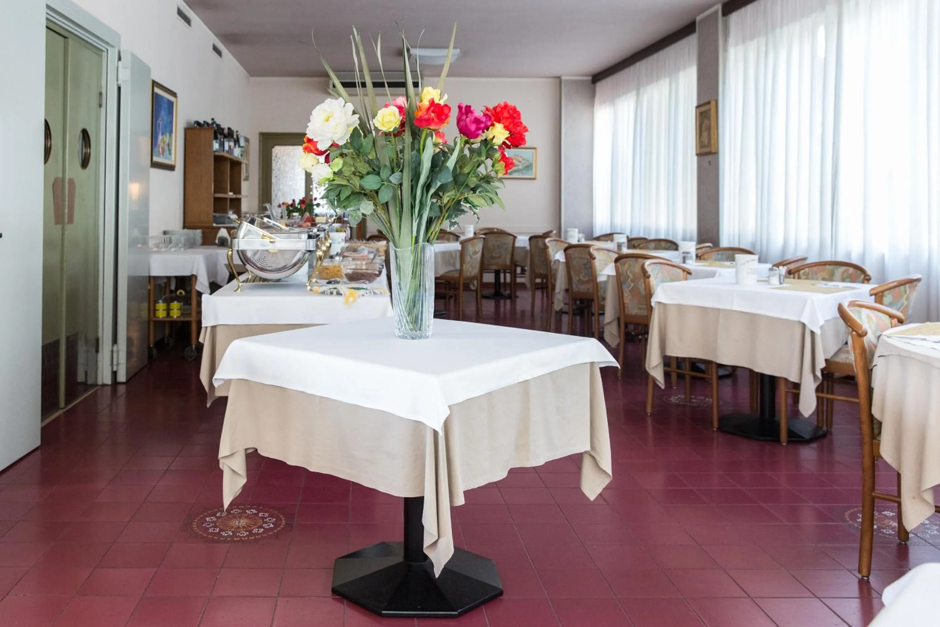 Restaurant/places to eat in Hotel Gloria