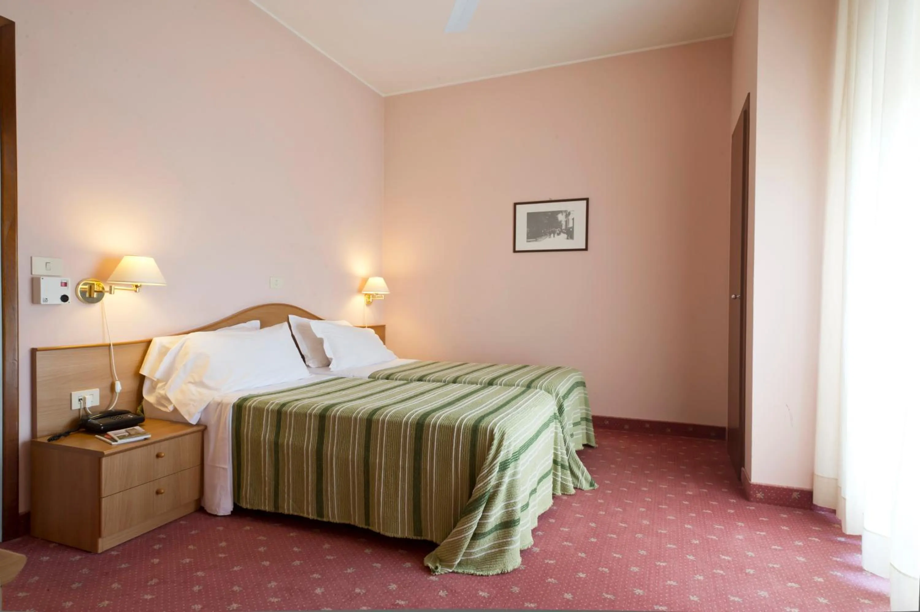 Photo of the whole room in Hotel Gloria