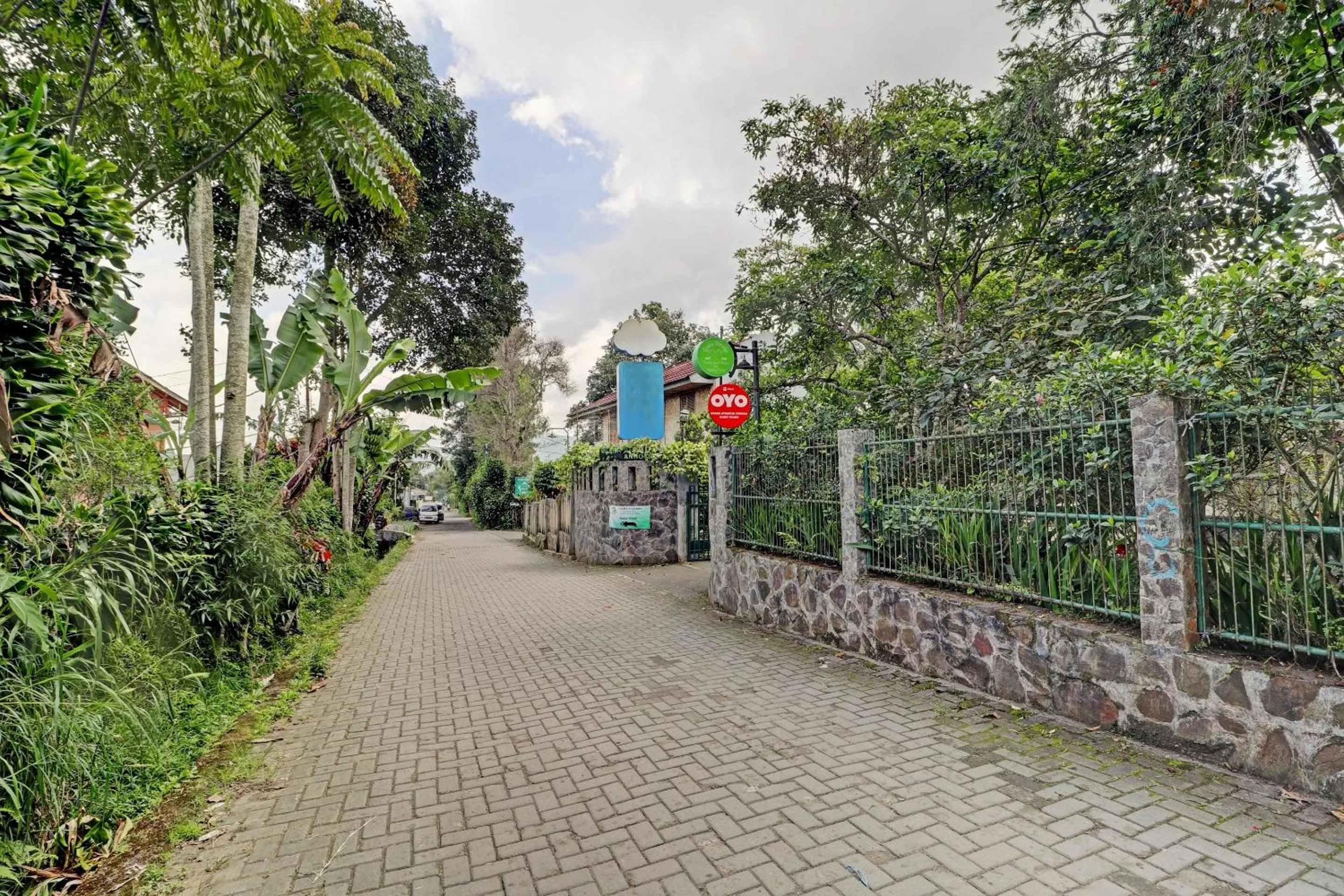 Facade/entrance in Collection O 90461 Graha Atmadja Syariah Guest House