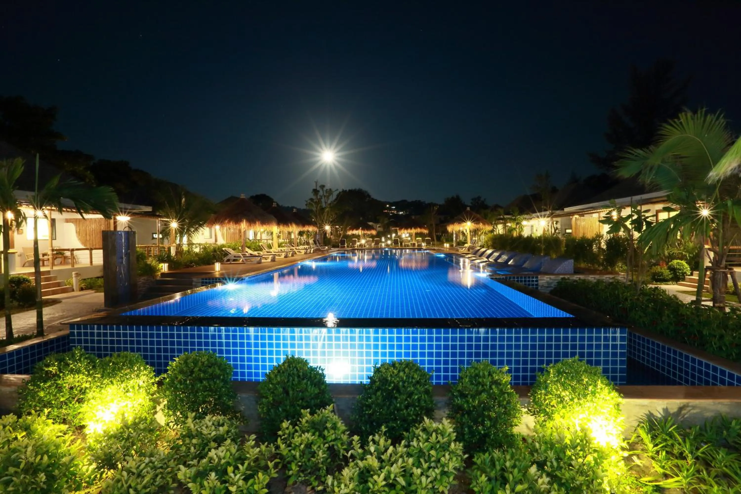 Swimming pool in Lanta Casa Blanca