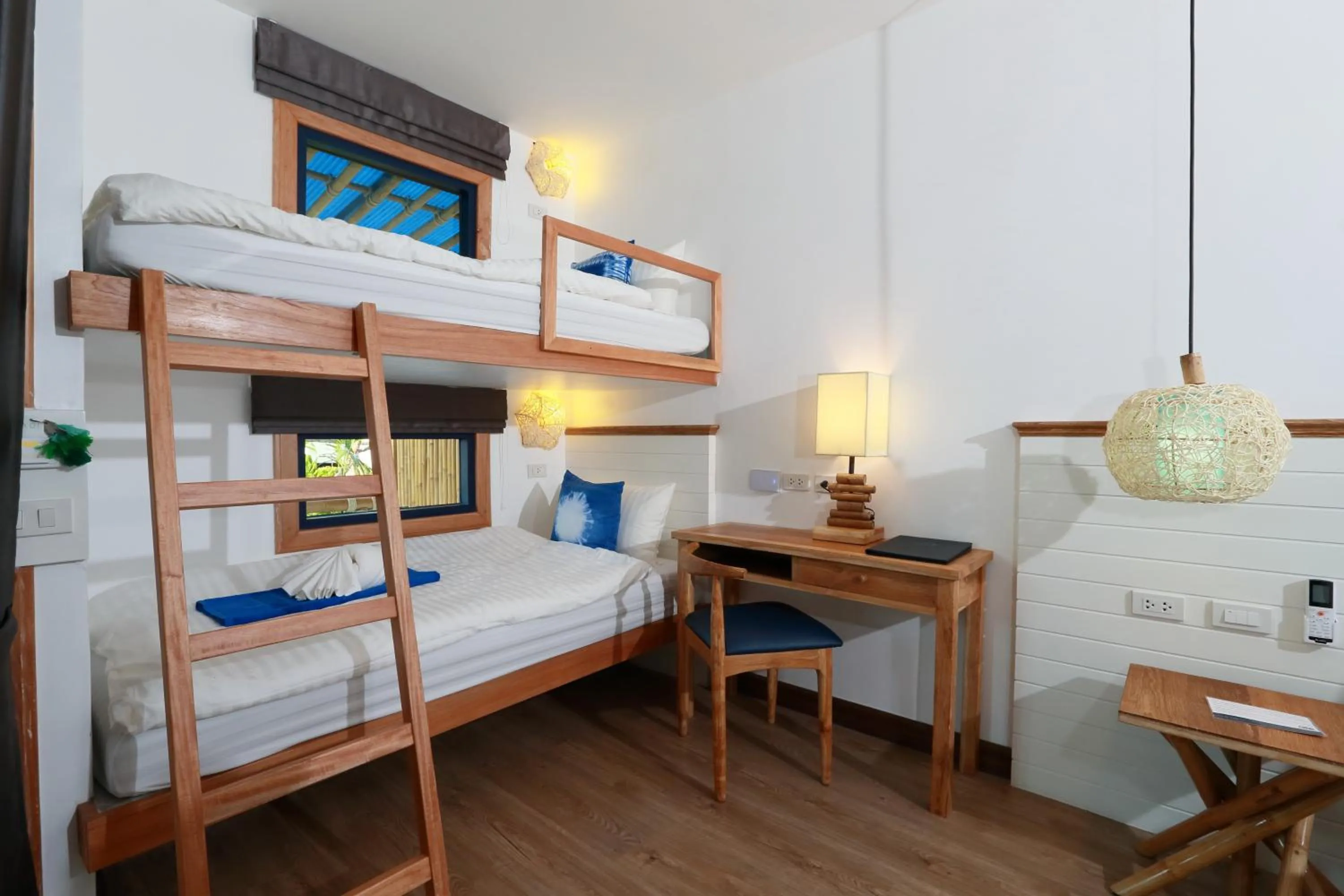 bunk bed, Bed in Lanta Casa Blanca