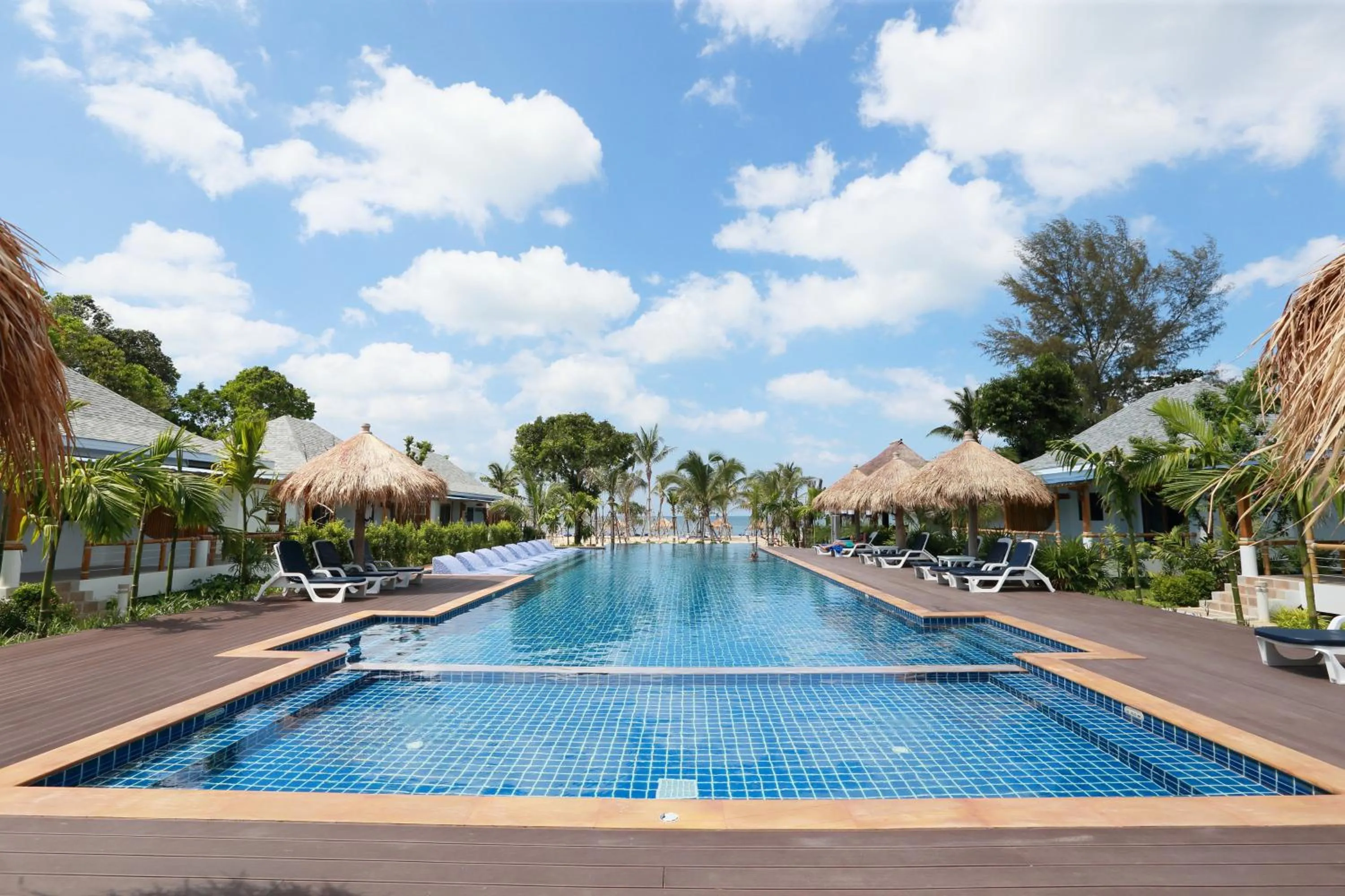 Swimming pool in Lanta Casa Blanca