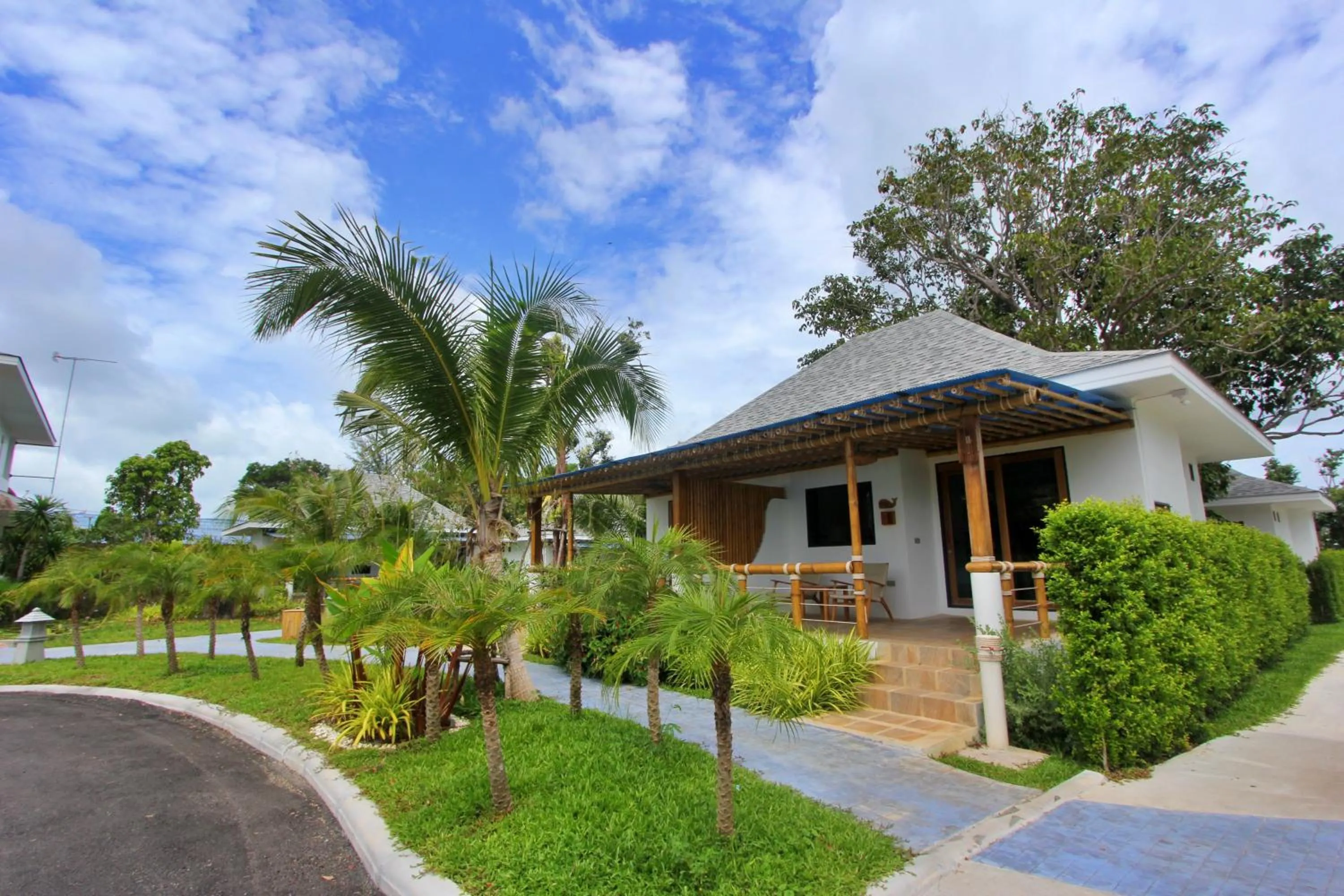 Street view in Lanta Casa Blanca