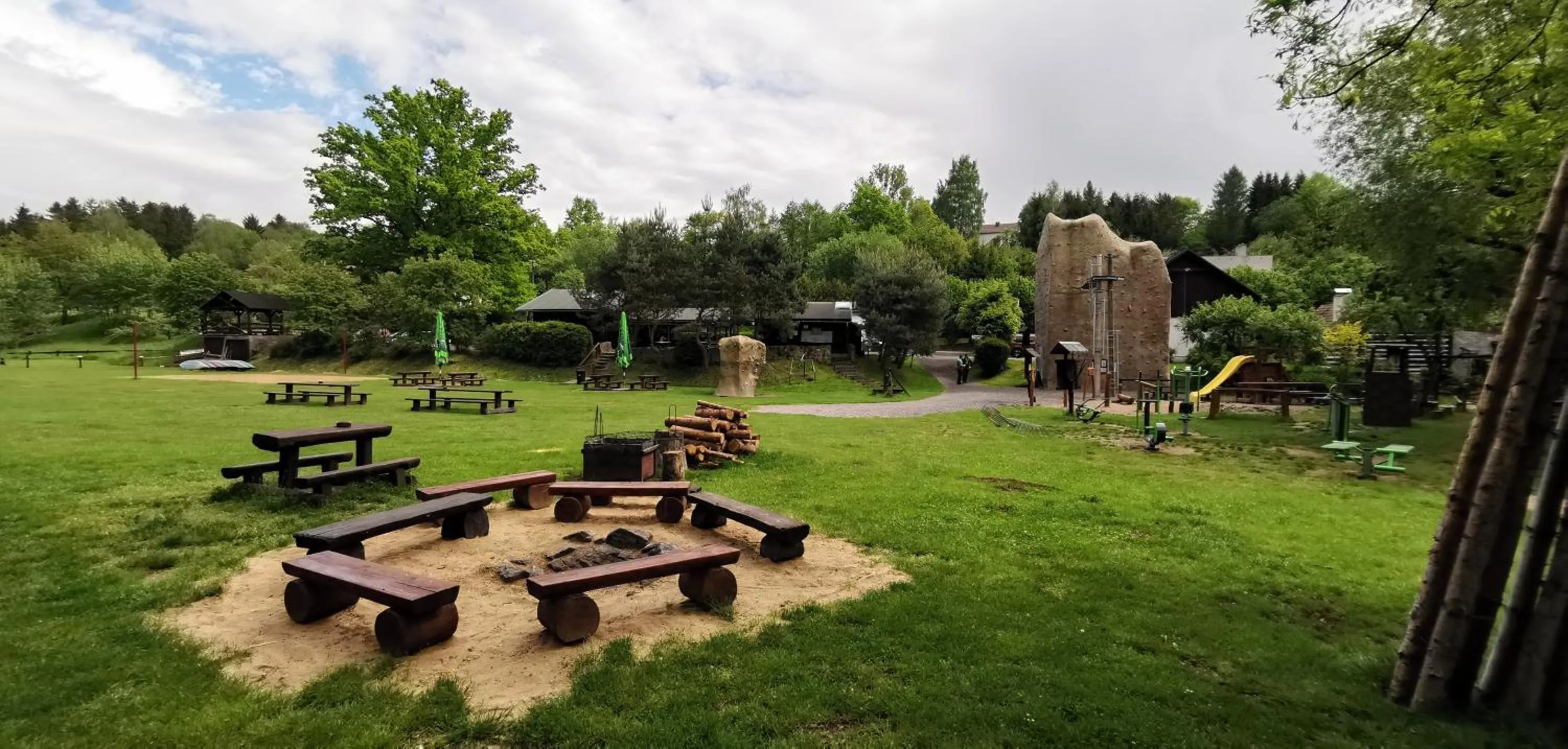 Property building in Turisticka ubytovna Cakle