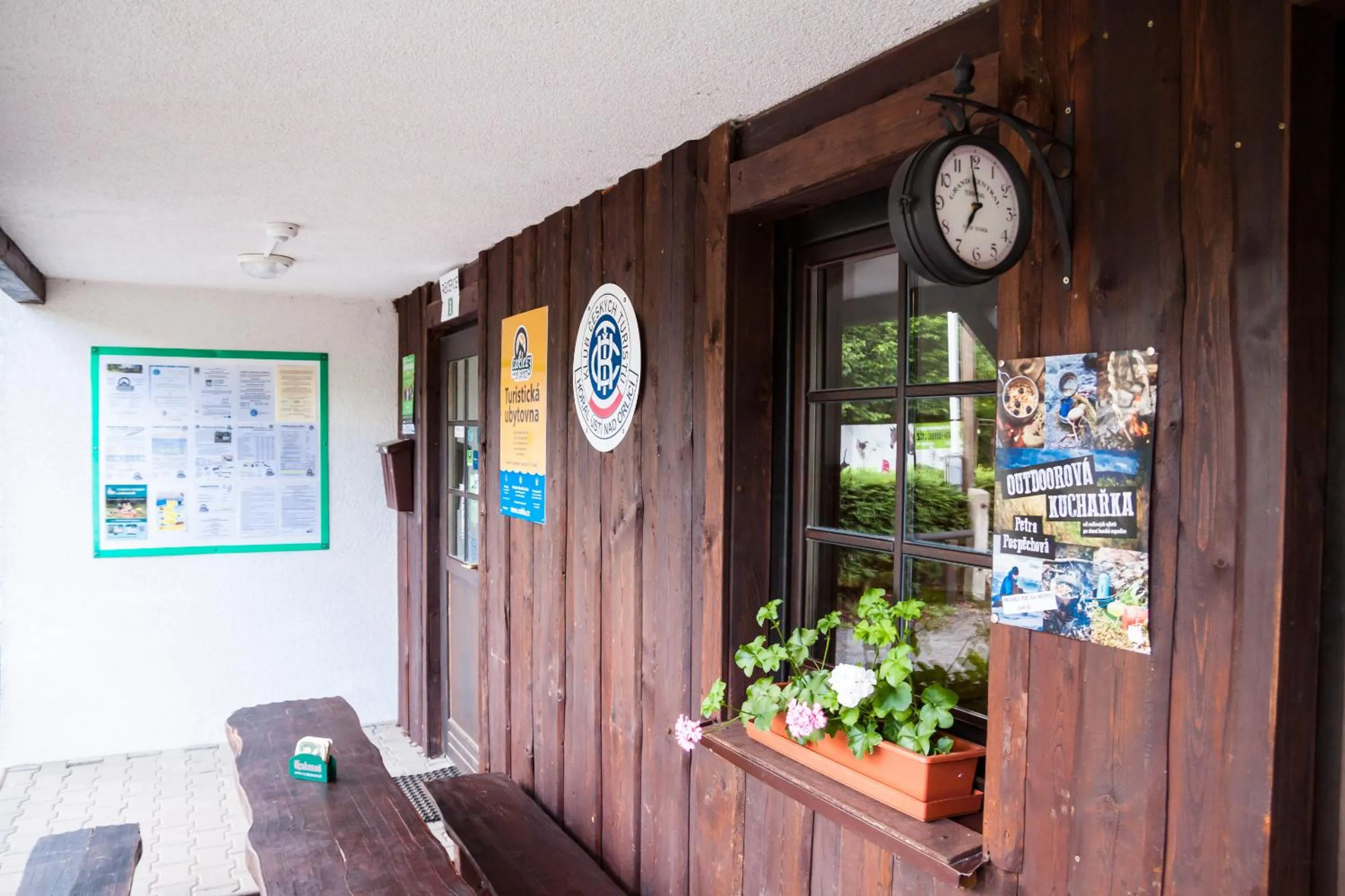 Lobby or reception in Turisticka ubytovna Cakle