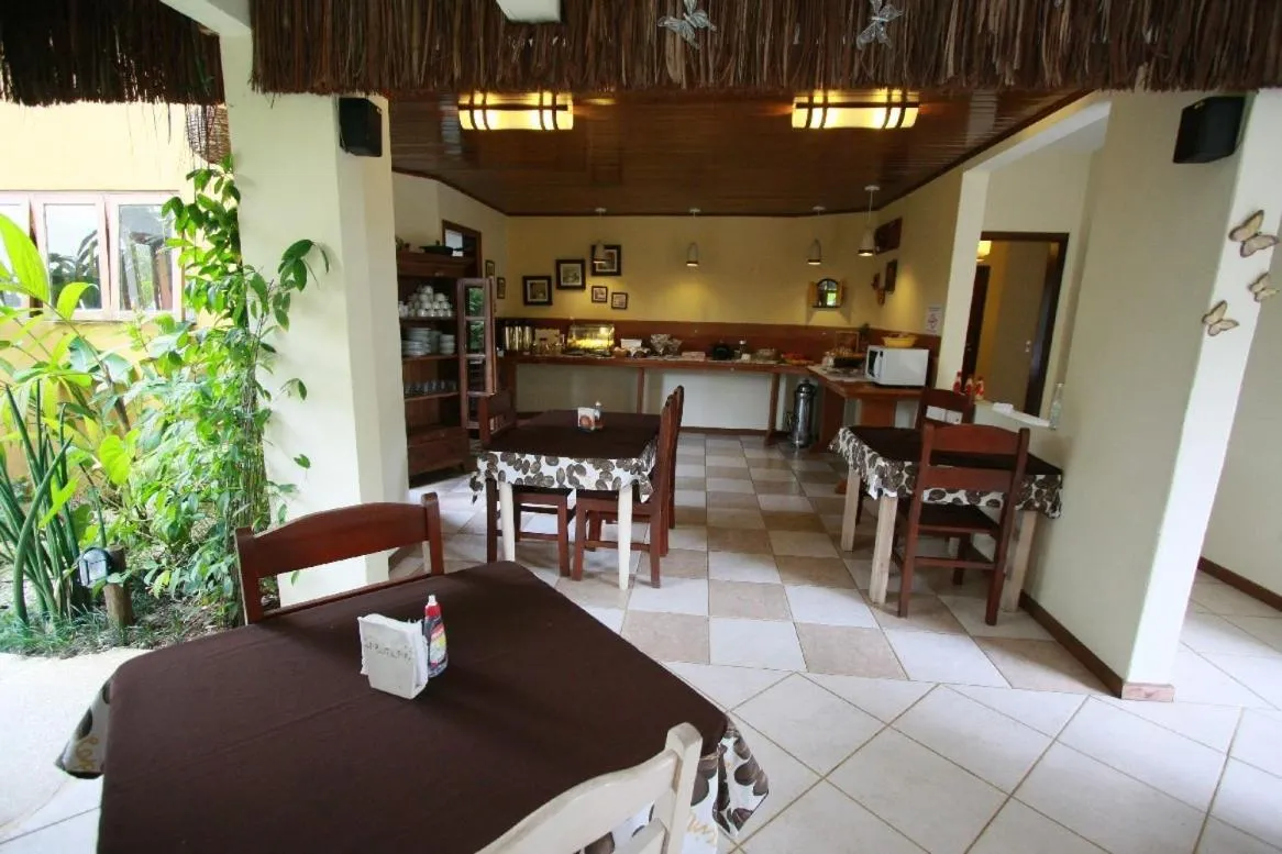 Restaurant/places to eat in Pousada Moryba