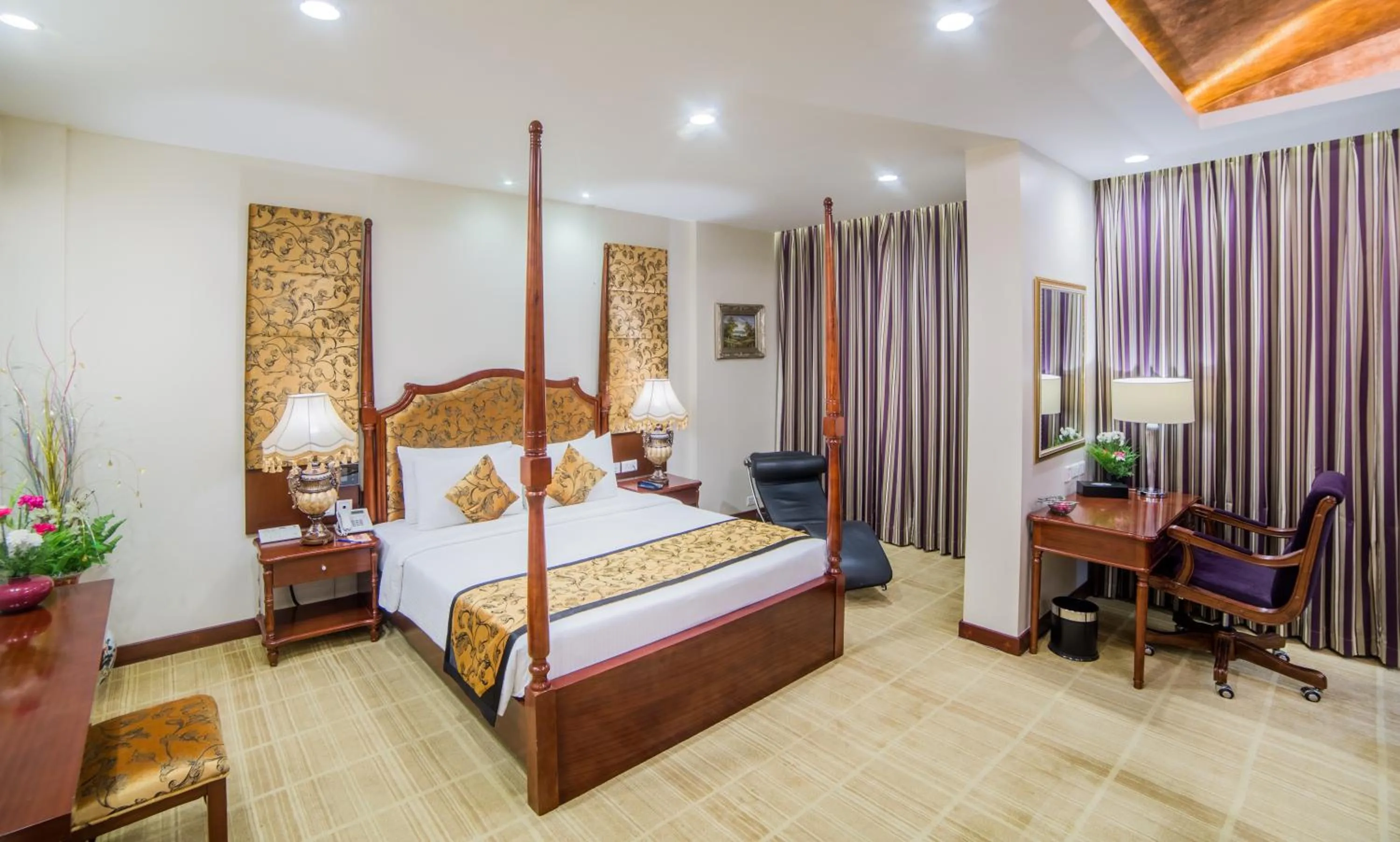 Bed in Ramoji Film City- Sitara Luxury Hotel