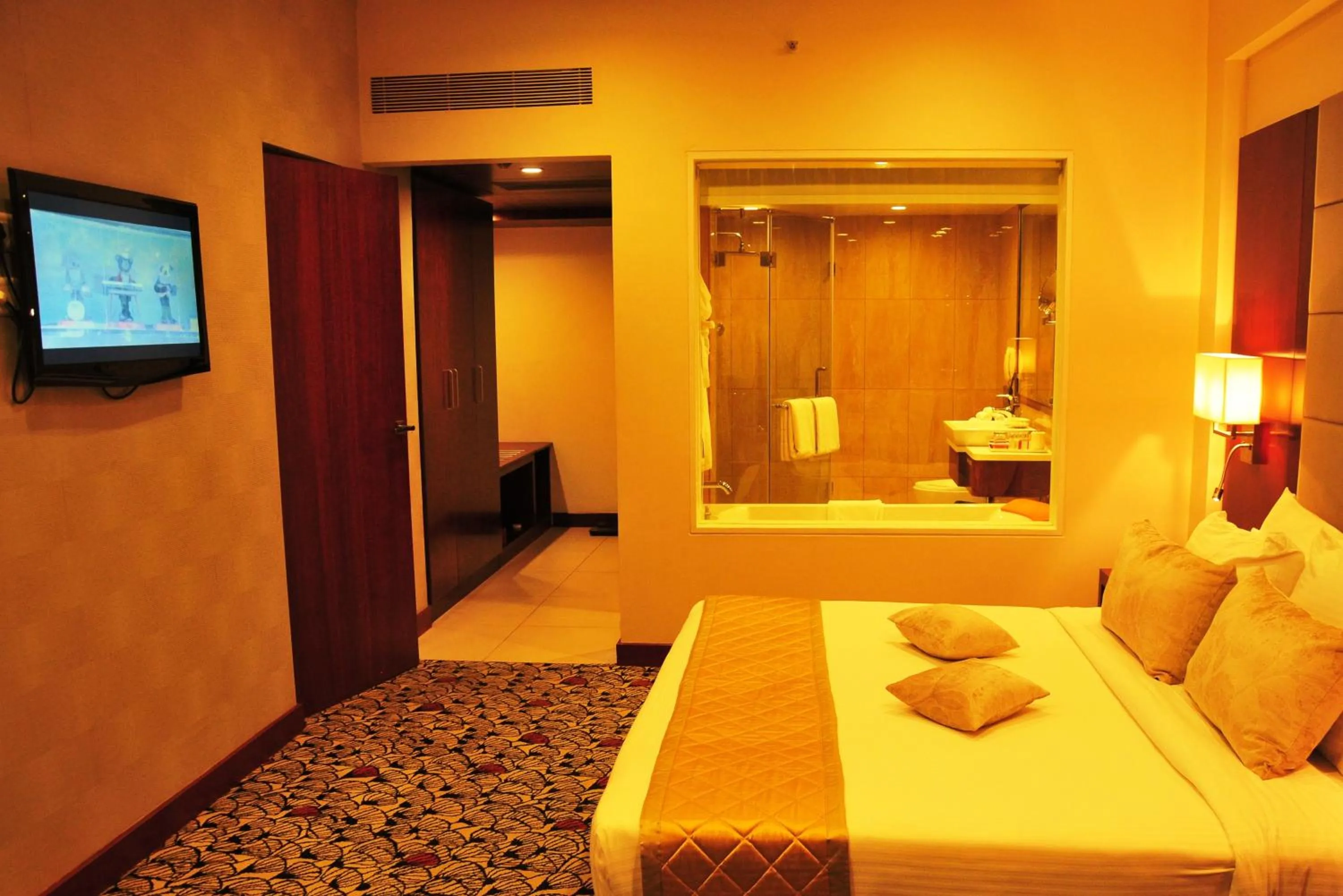 Bedroom, Bed in Ramoji Film City- Sitara Luxury Hotel