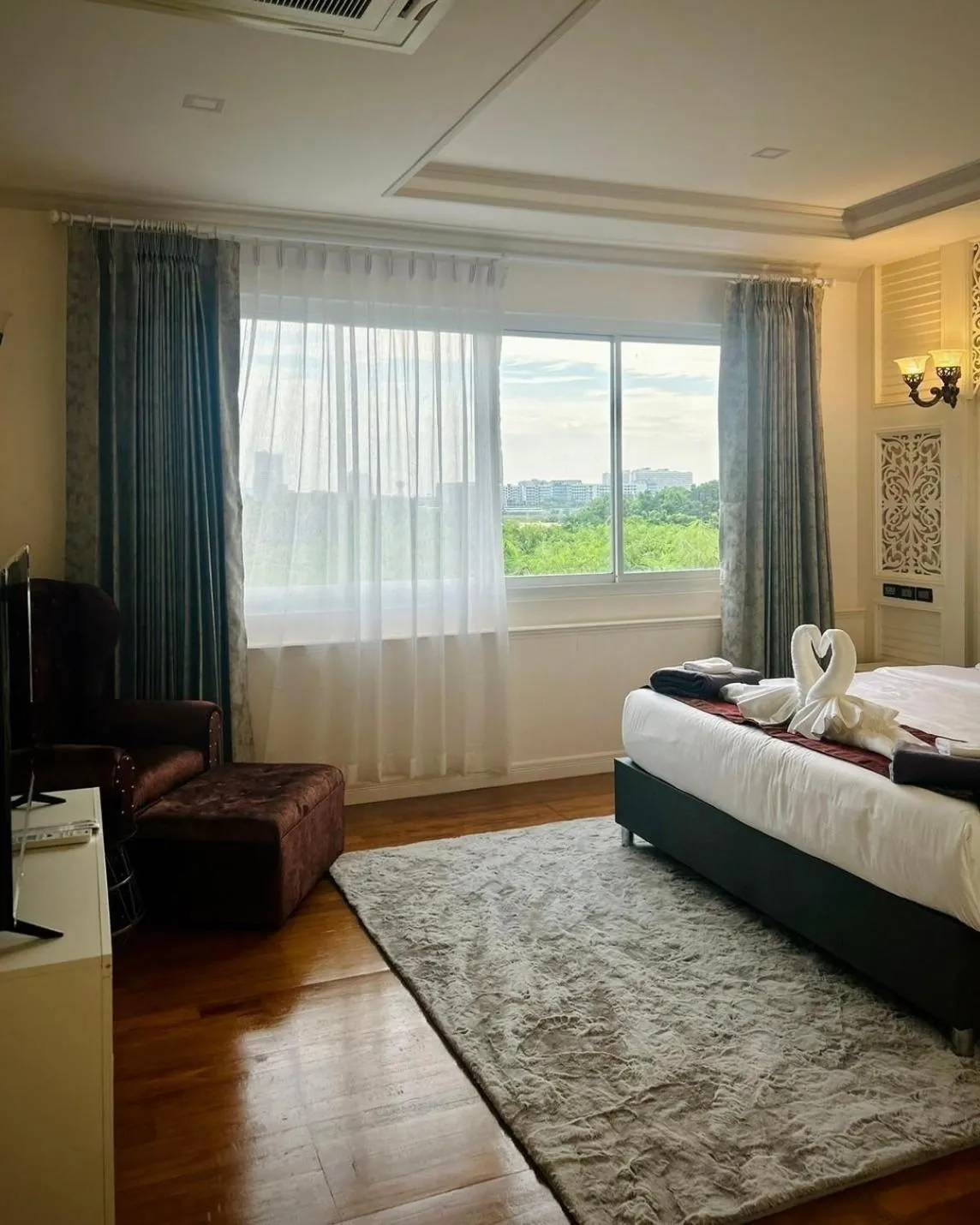 Bed in IP Plus Pool Villa Pattaya