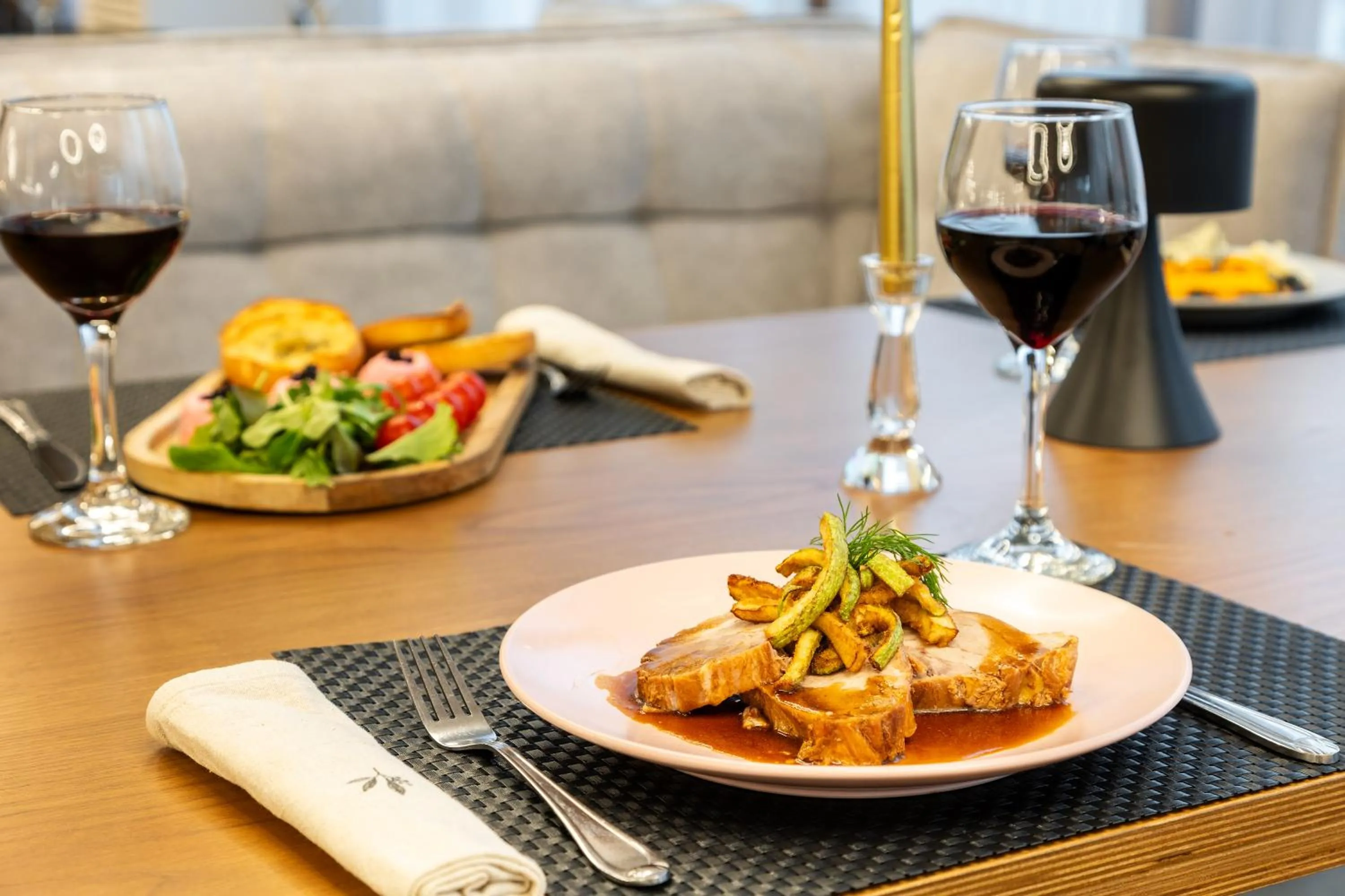 Food and drinks in Kamengrad Hotel & SPA