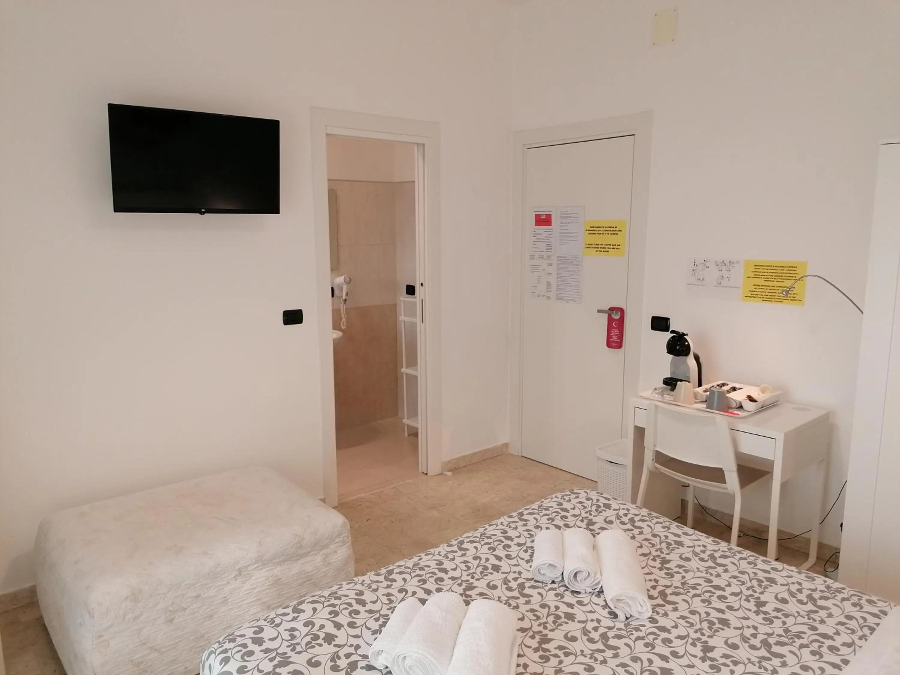 Bedroom, Bed in Tanzi Home