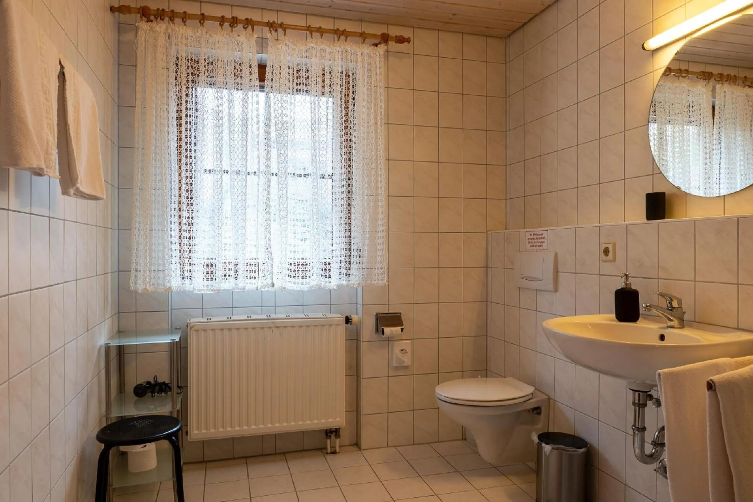 Bathroom in Gästehaus Kaltenbach
