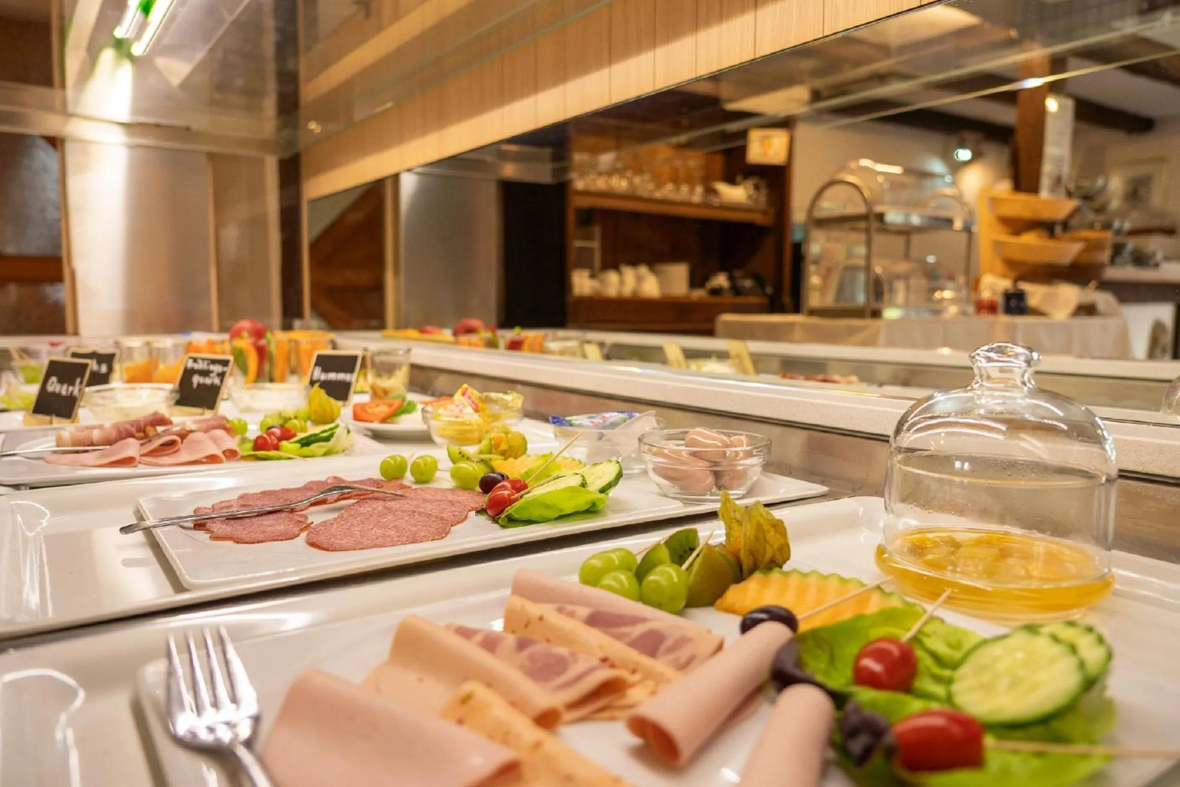 Buffet breakfast in Gästehaus Kaltenbach