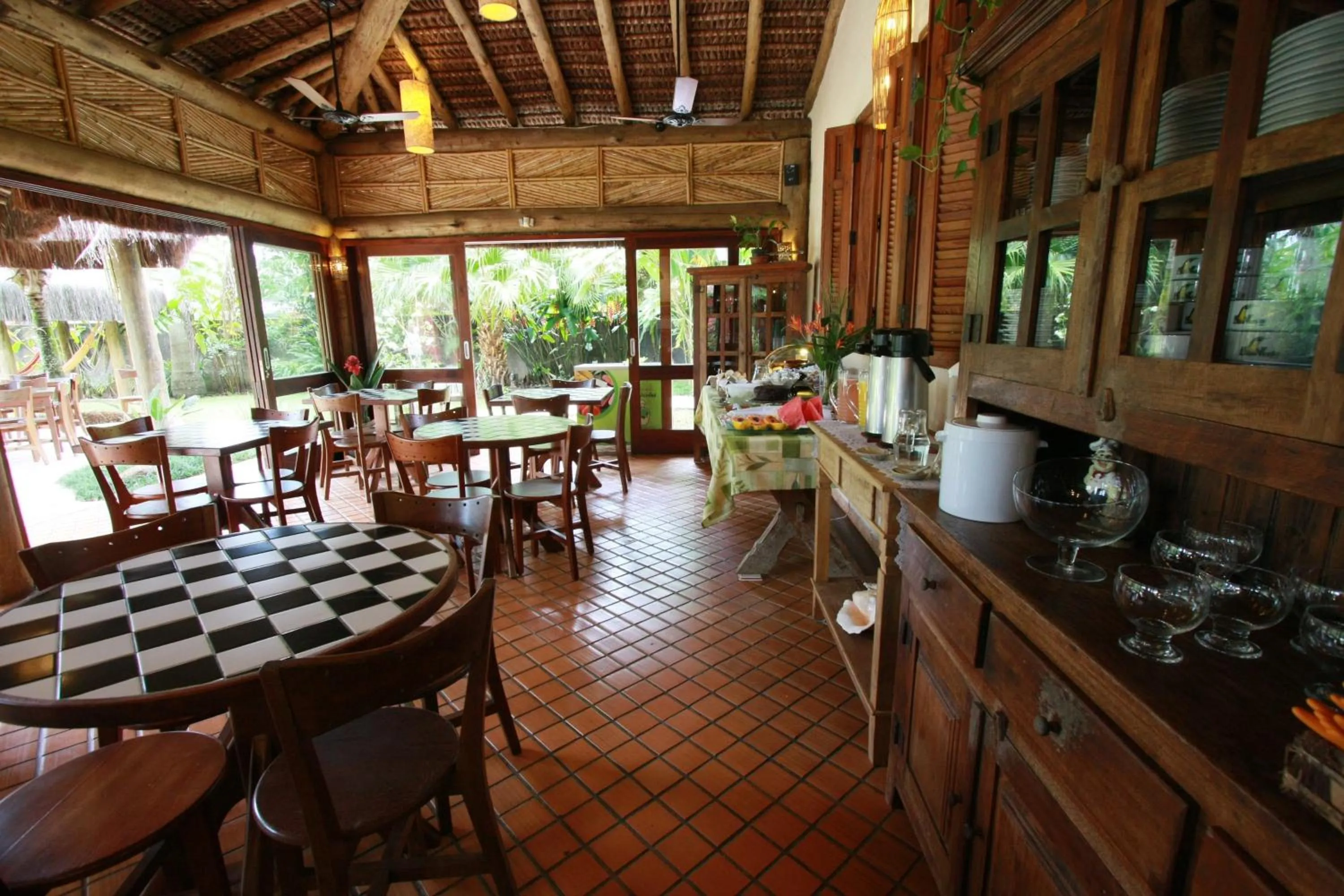 Restaurant/places to eat in Pousada Bico Verde