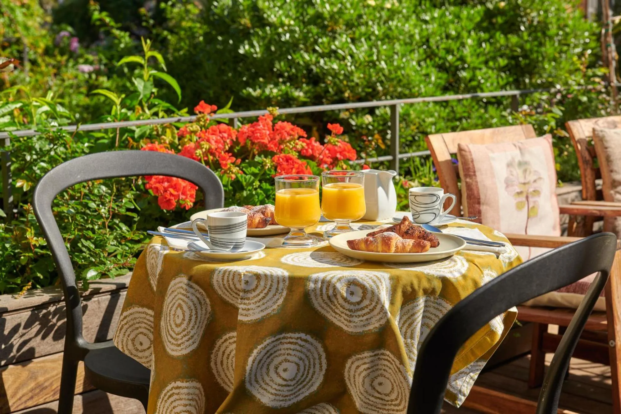 Breakfast in Palm Gallery Hotel