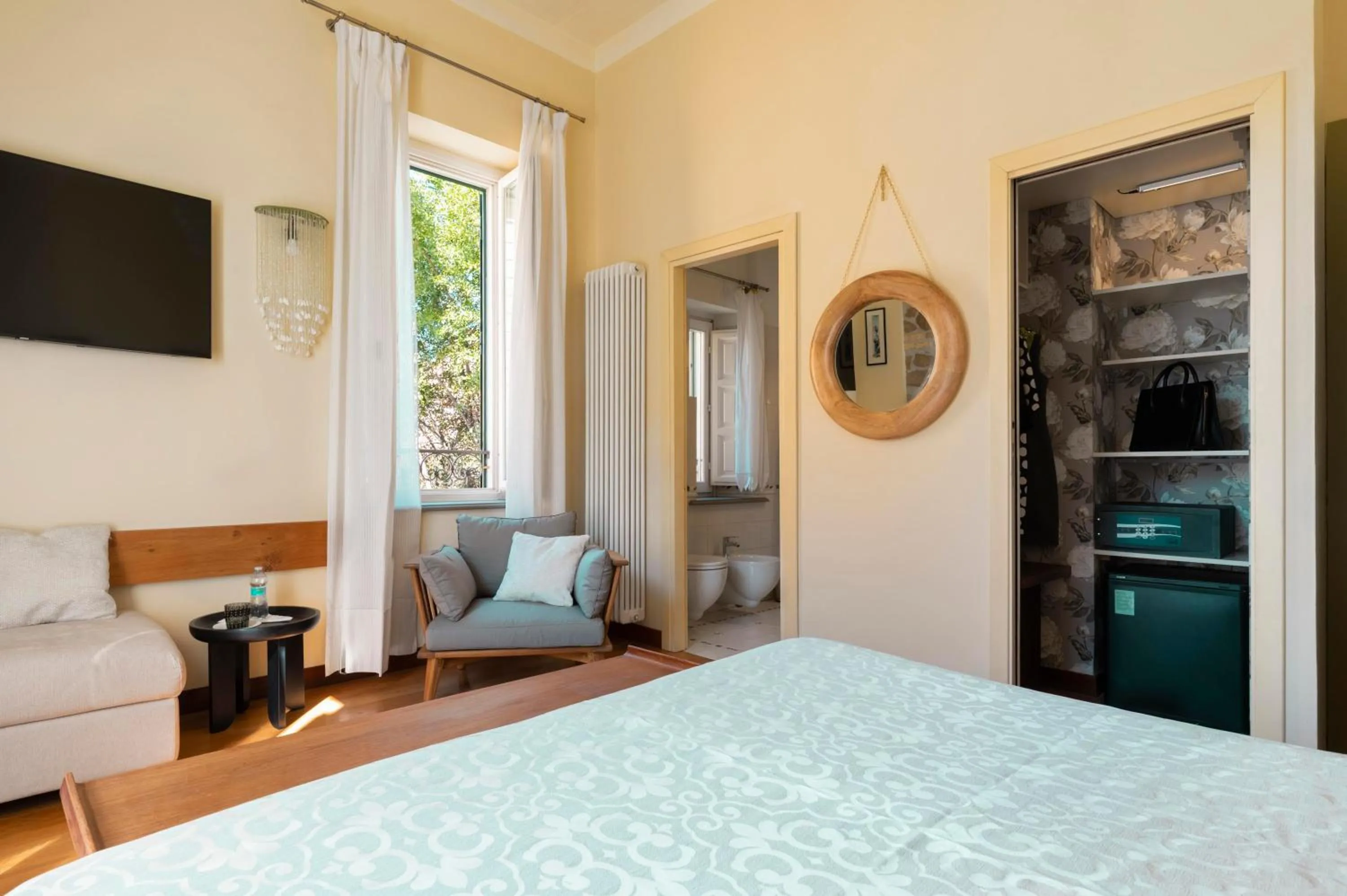 furniture, Bed in Palm Gallery Hotel