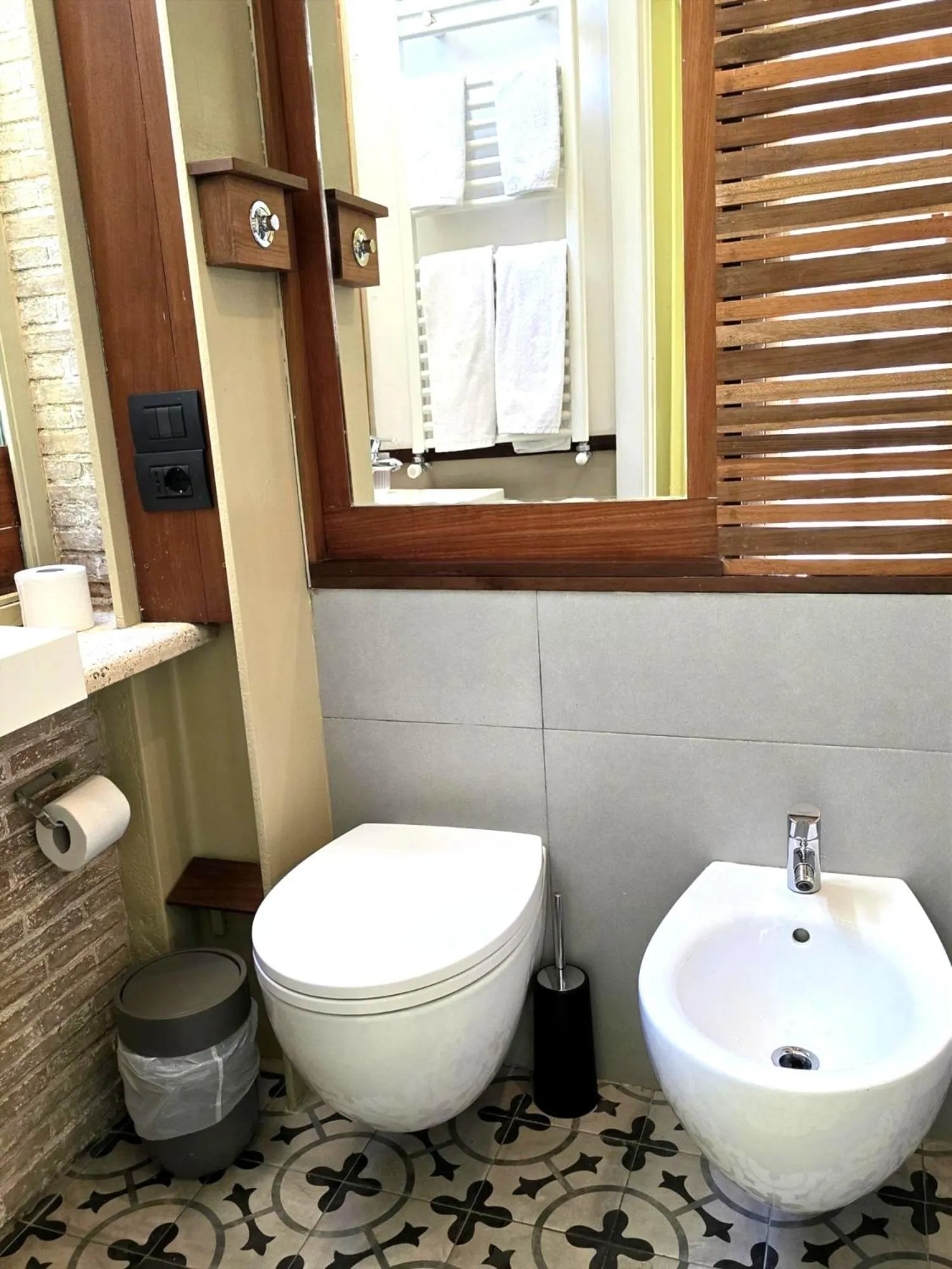 Bathroom in Palm Gallery Hotel