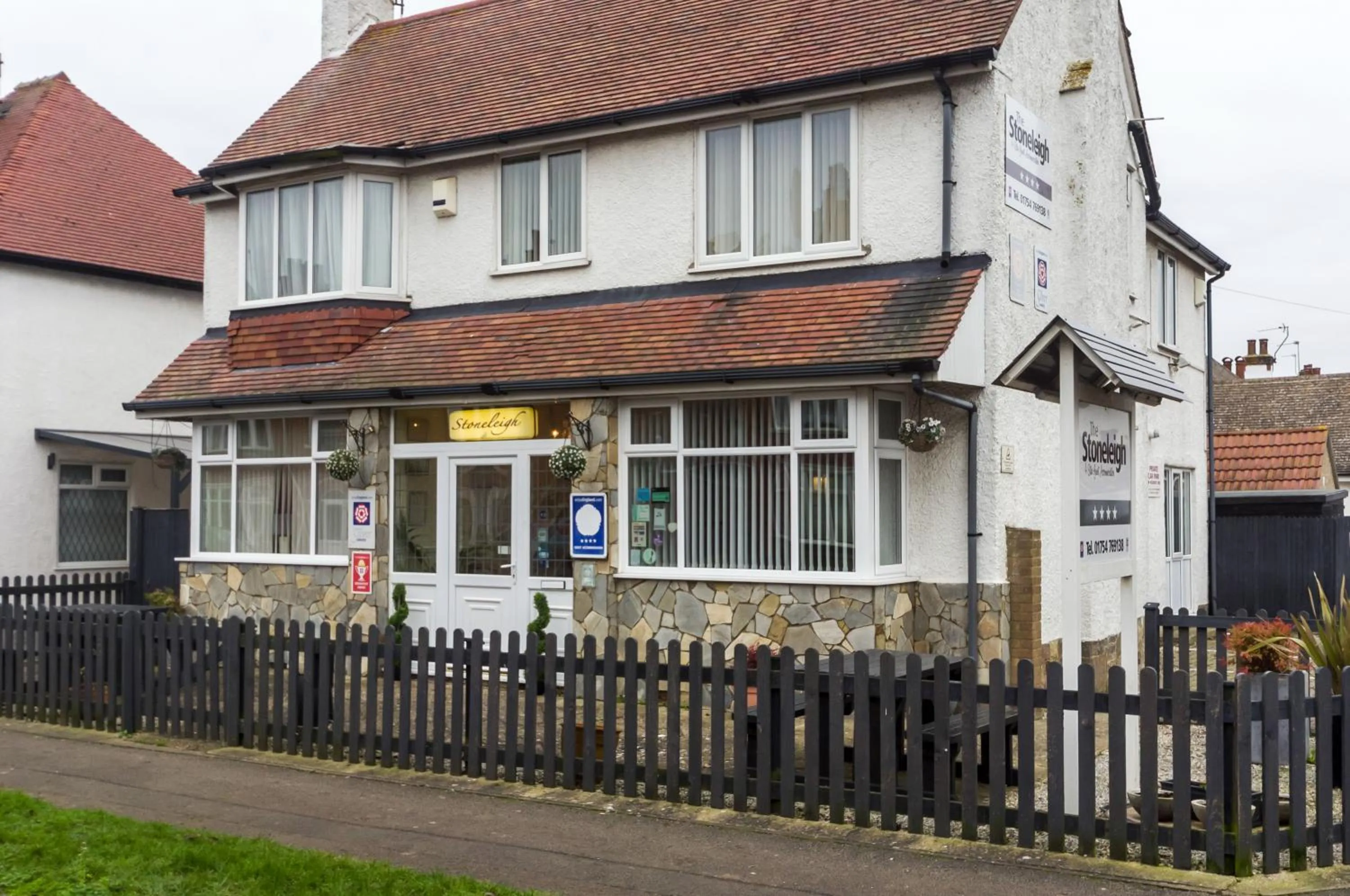 Property building in Stoneleigh Hotel