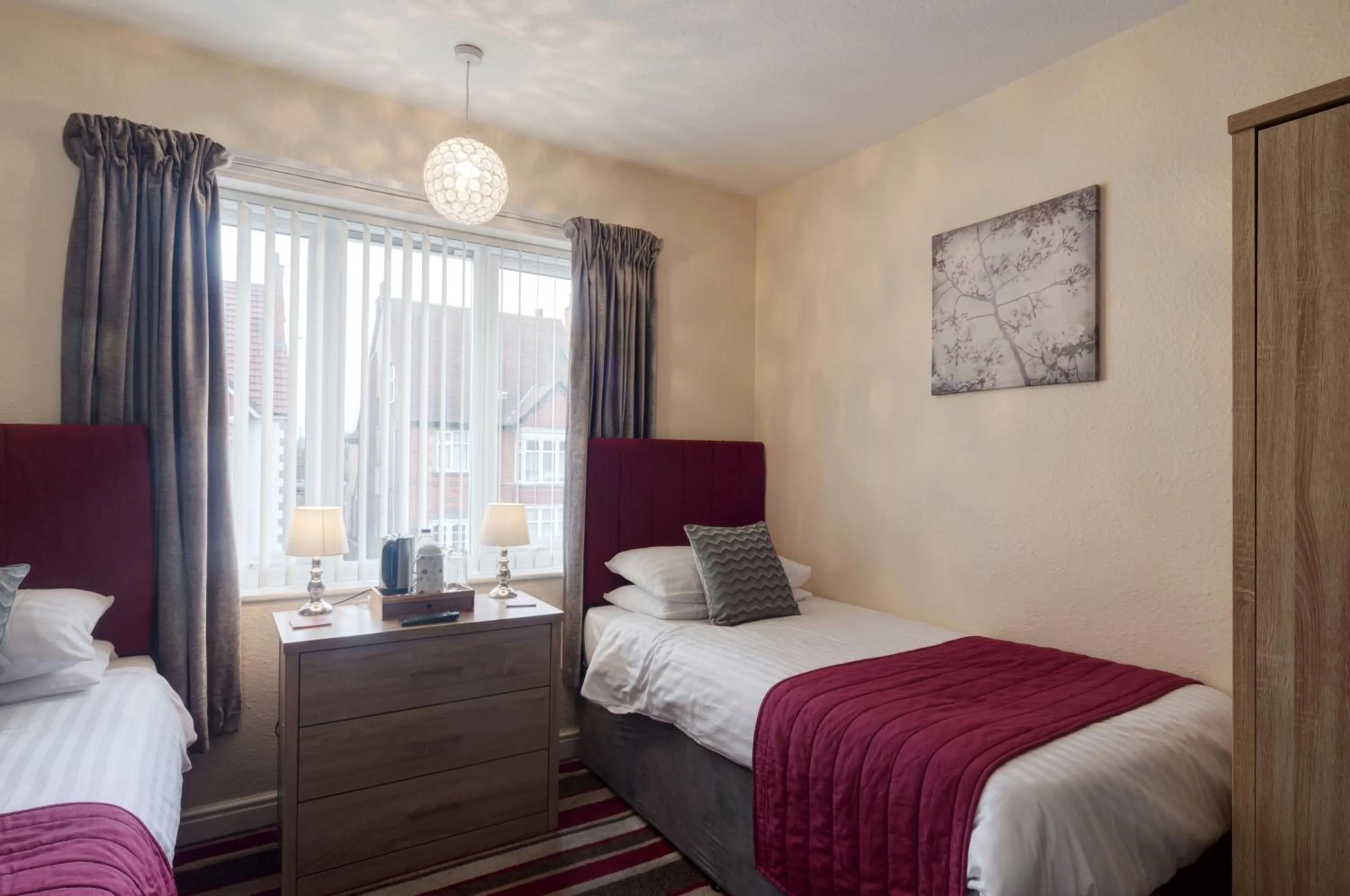 Coffee/tea facilities in Stoneleigh Hotel