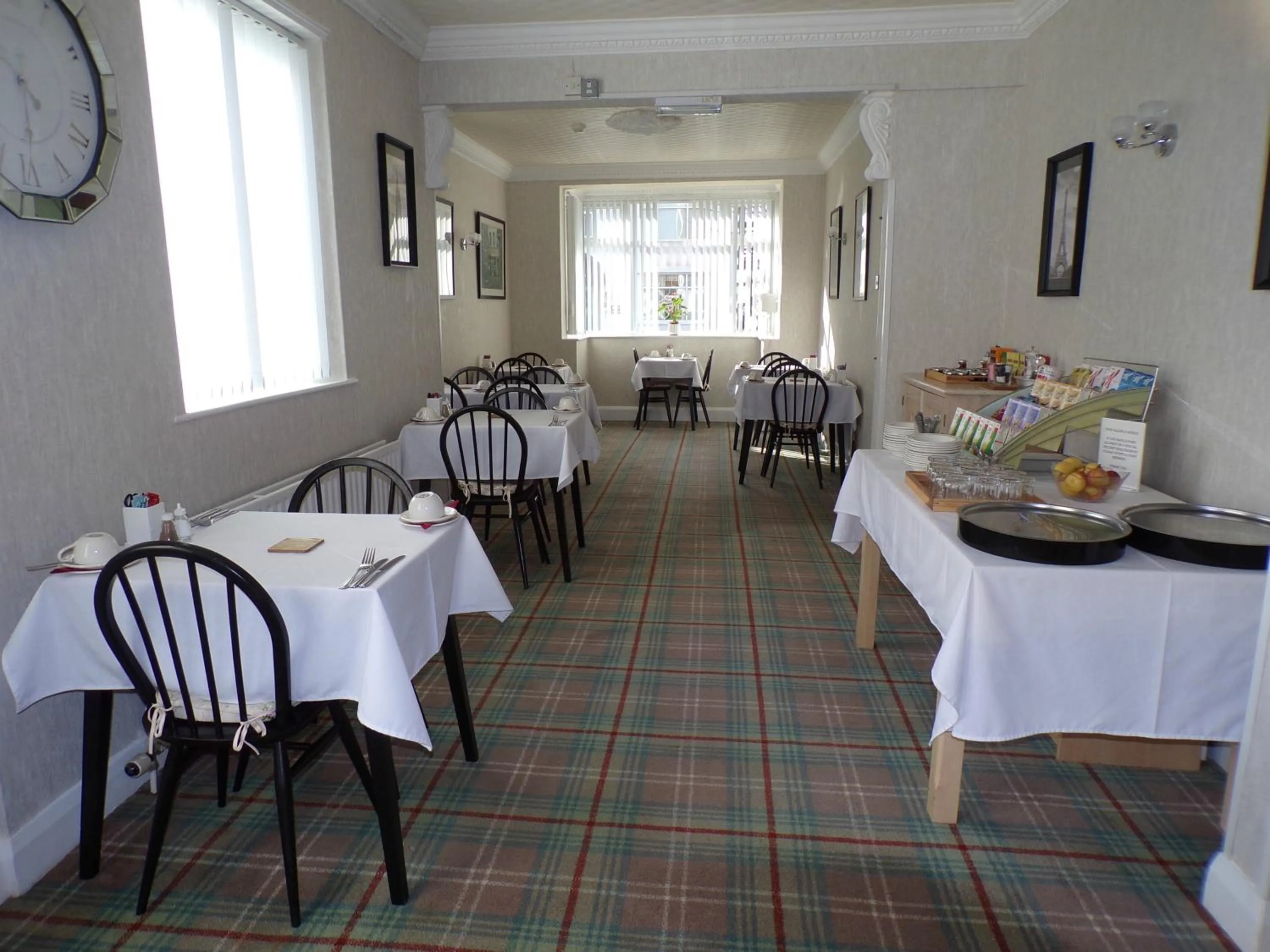 Dining area in Stoneleigh Hotel
