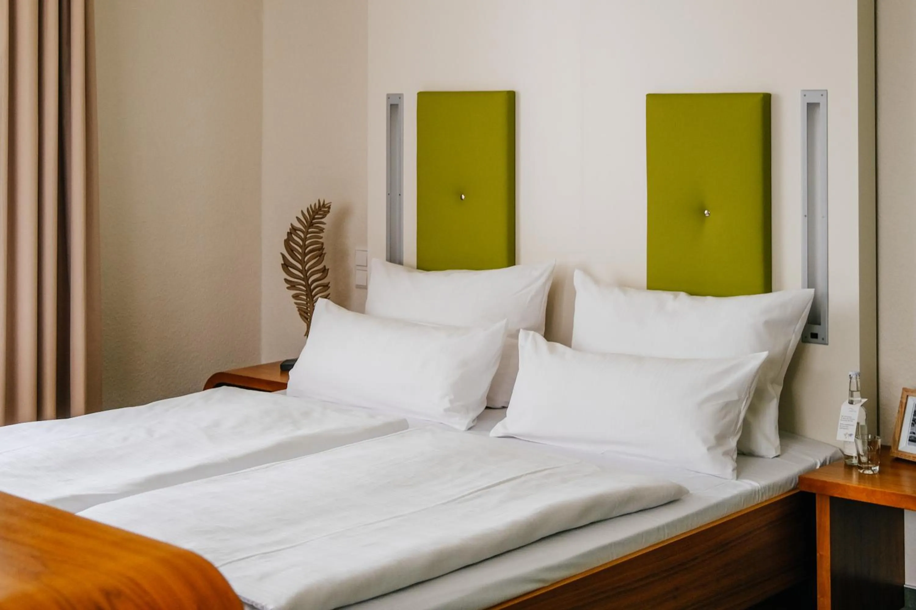 Bed in Hotel Global Inn