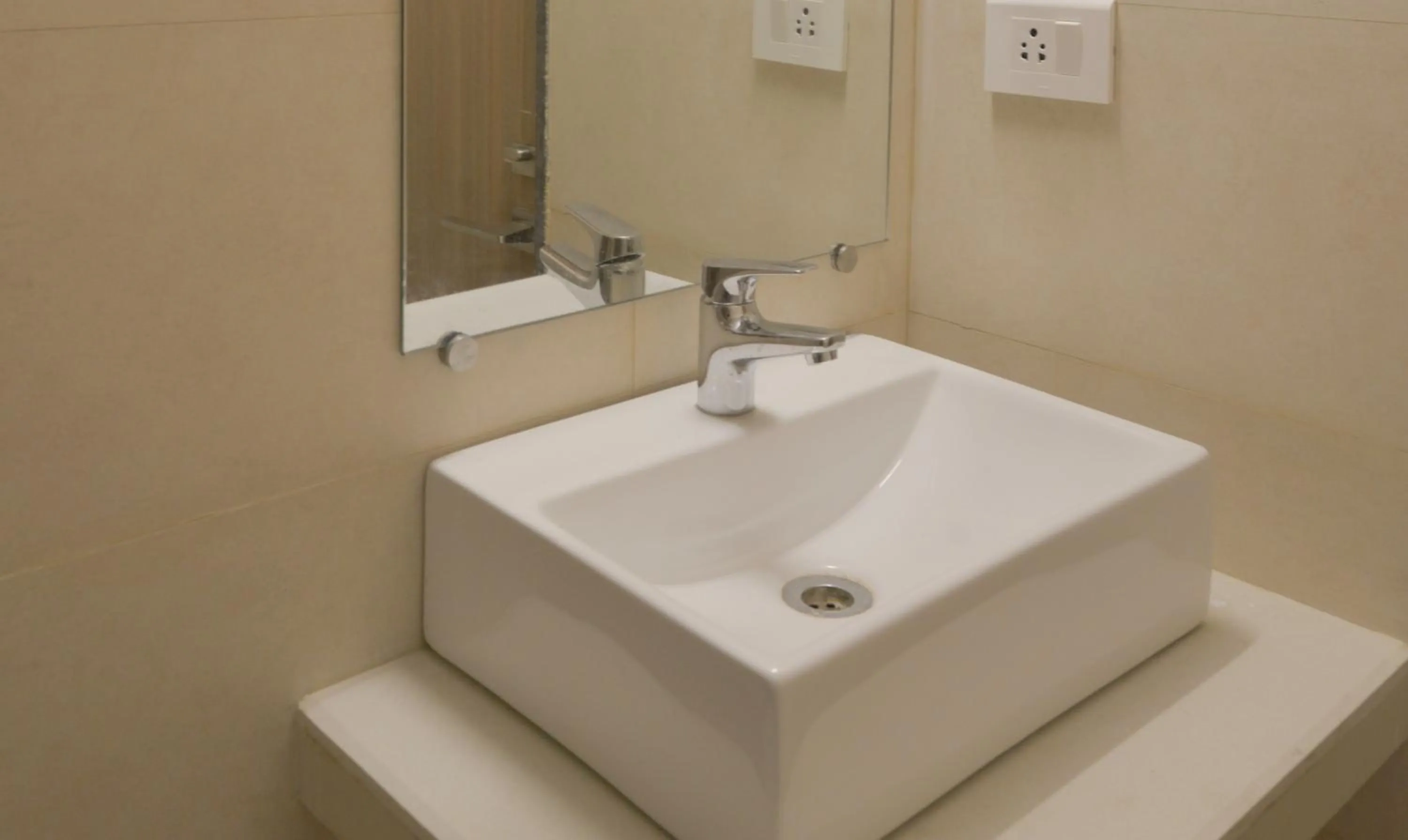 Bathroom in Hotel West Blue