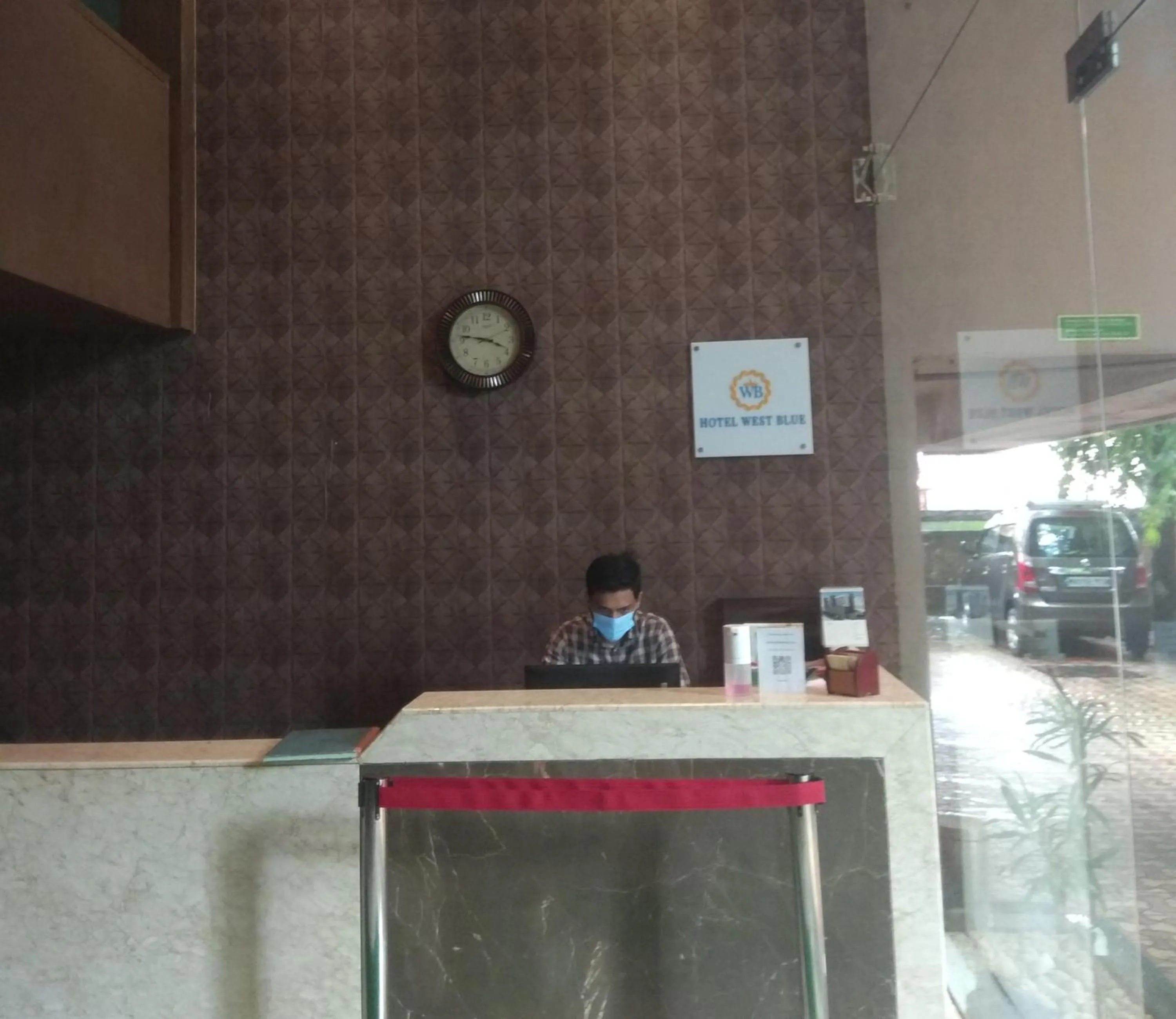 Facade/entrance in Hotel West Blue