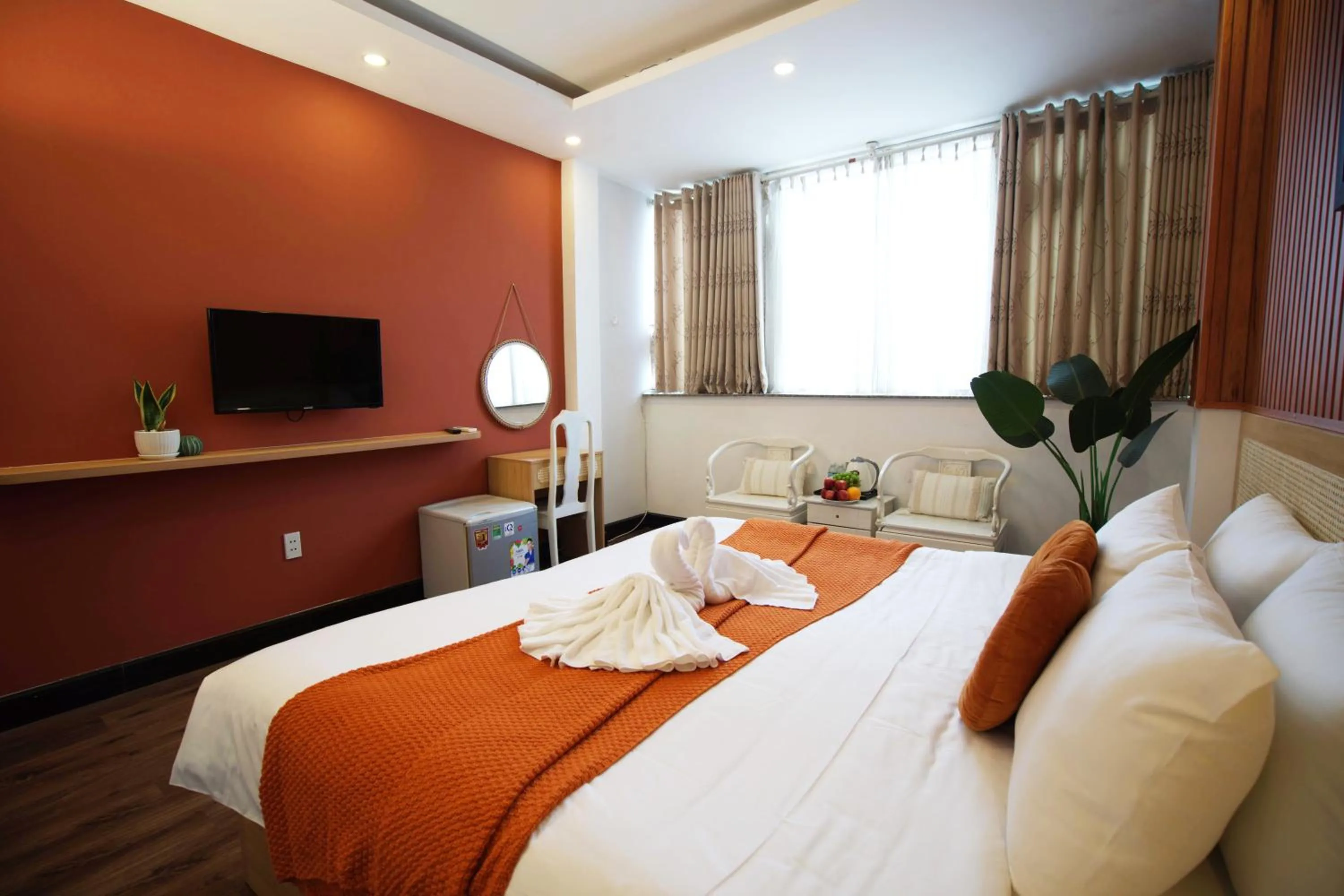 Communal lounge/ TV room, Bed in Saigon Central Hotel