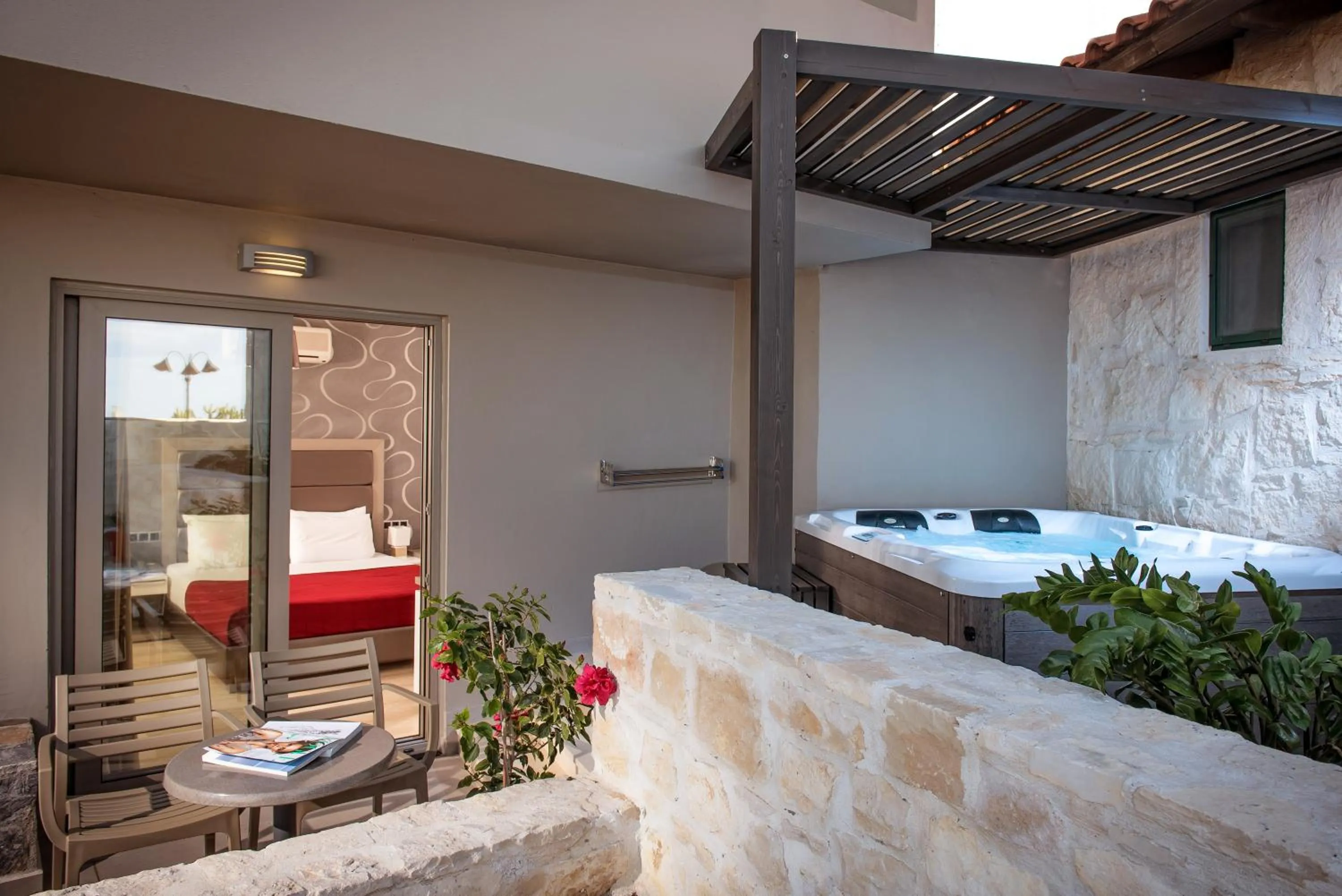 Area and facilities in Happy Cretan Suites
