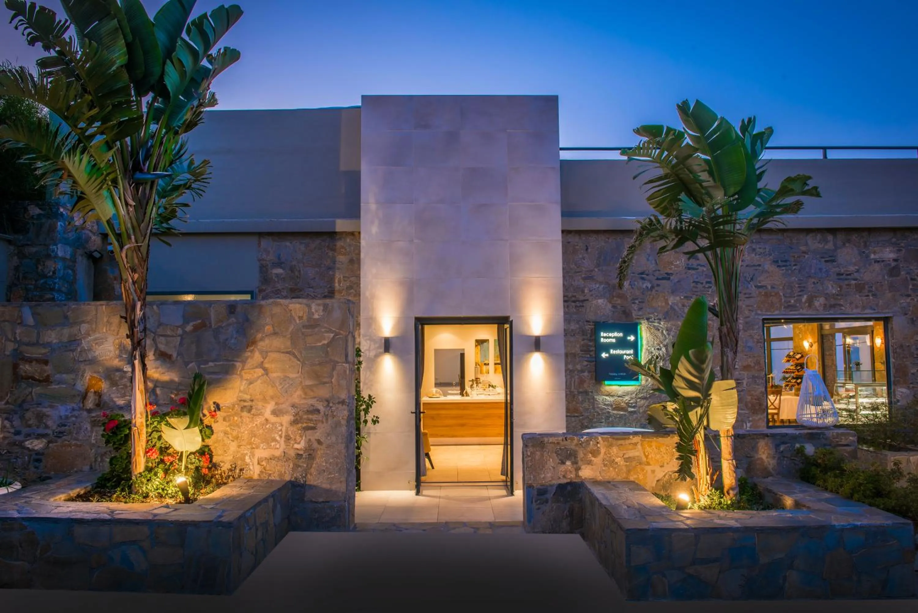 Facade/entrance in Happy Cretan Suites