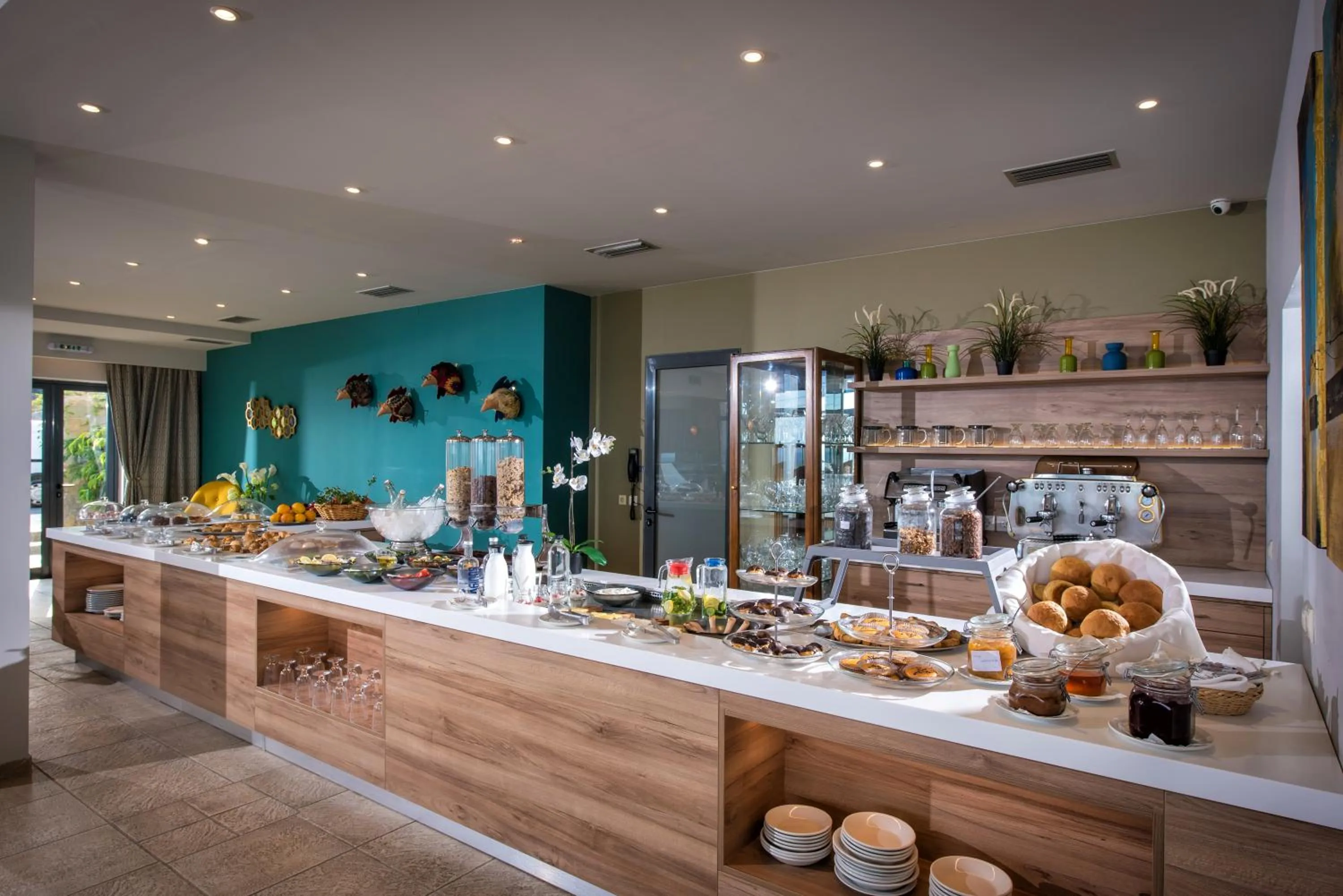 Restaurant/places to eat in Happy Cretan Suites