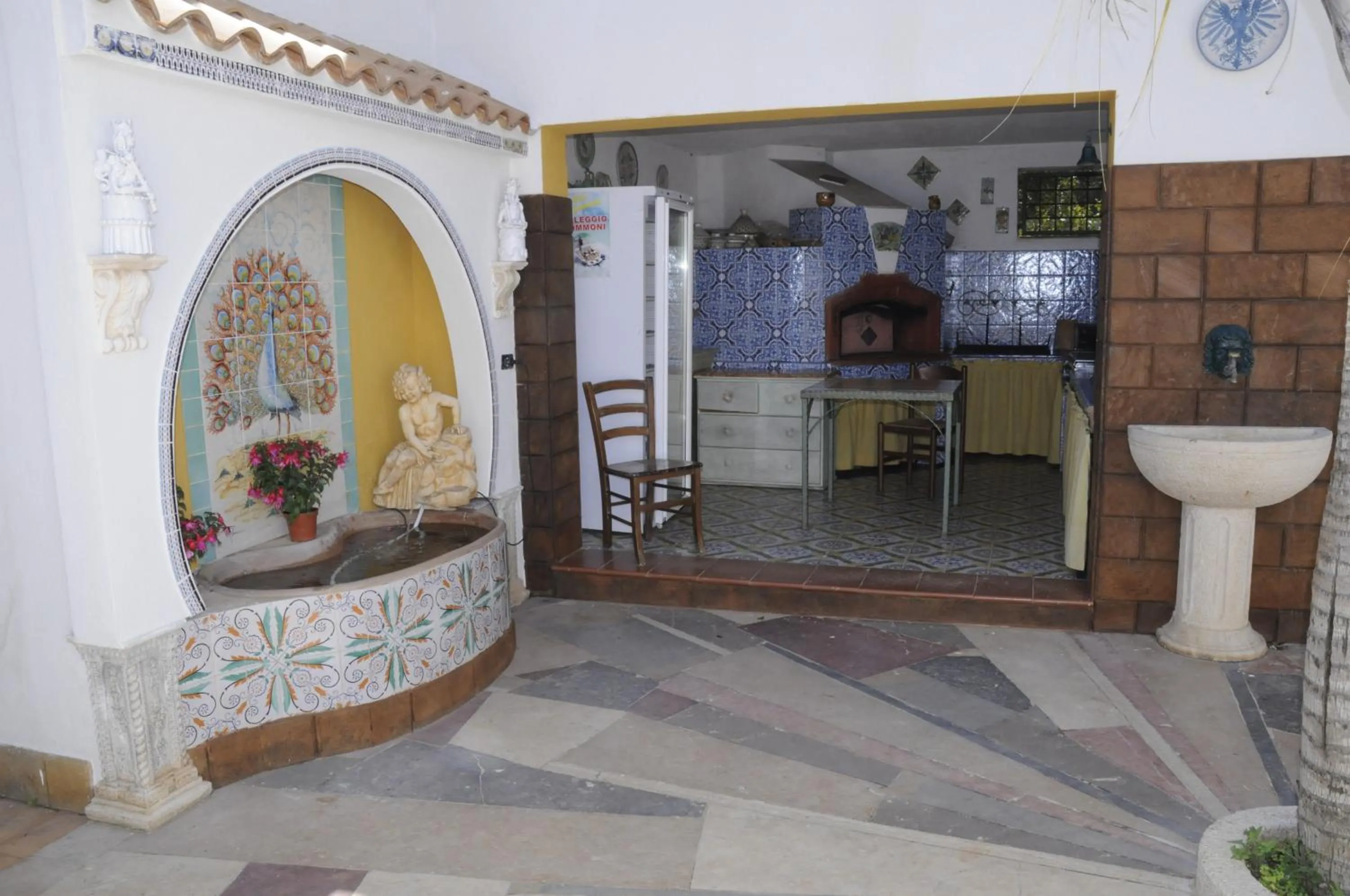 Internal: Not applicable to any particular room in Federico Re