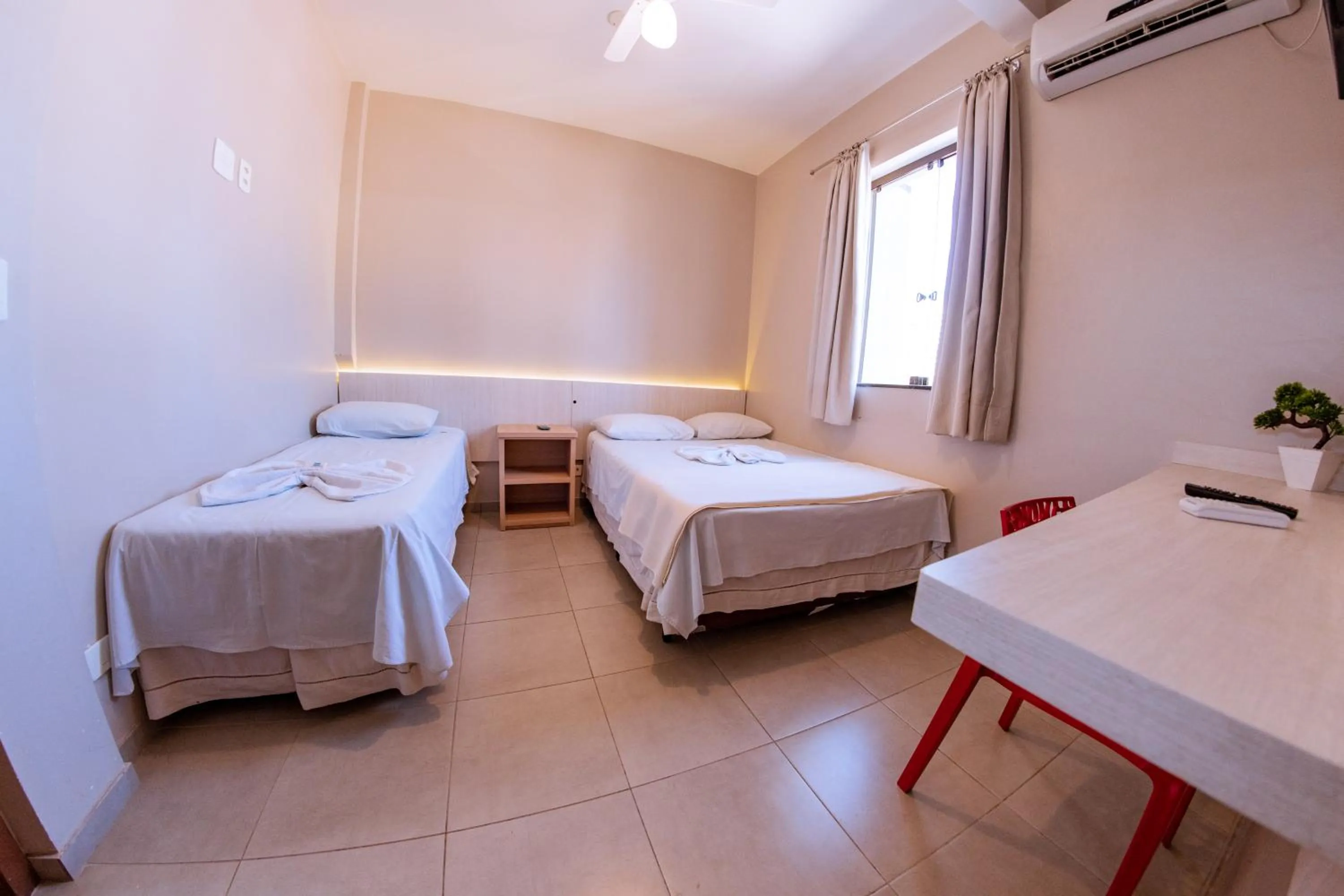 Bedroom, Bed in Hotel Ipiranga Maringa