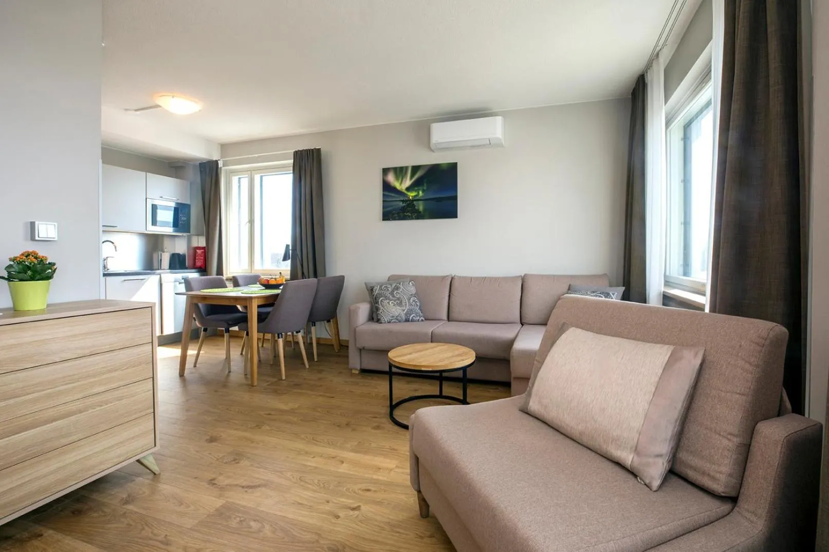 Seating area in Hotelli Toivola