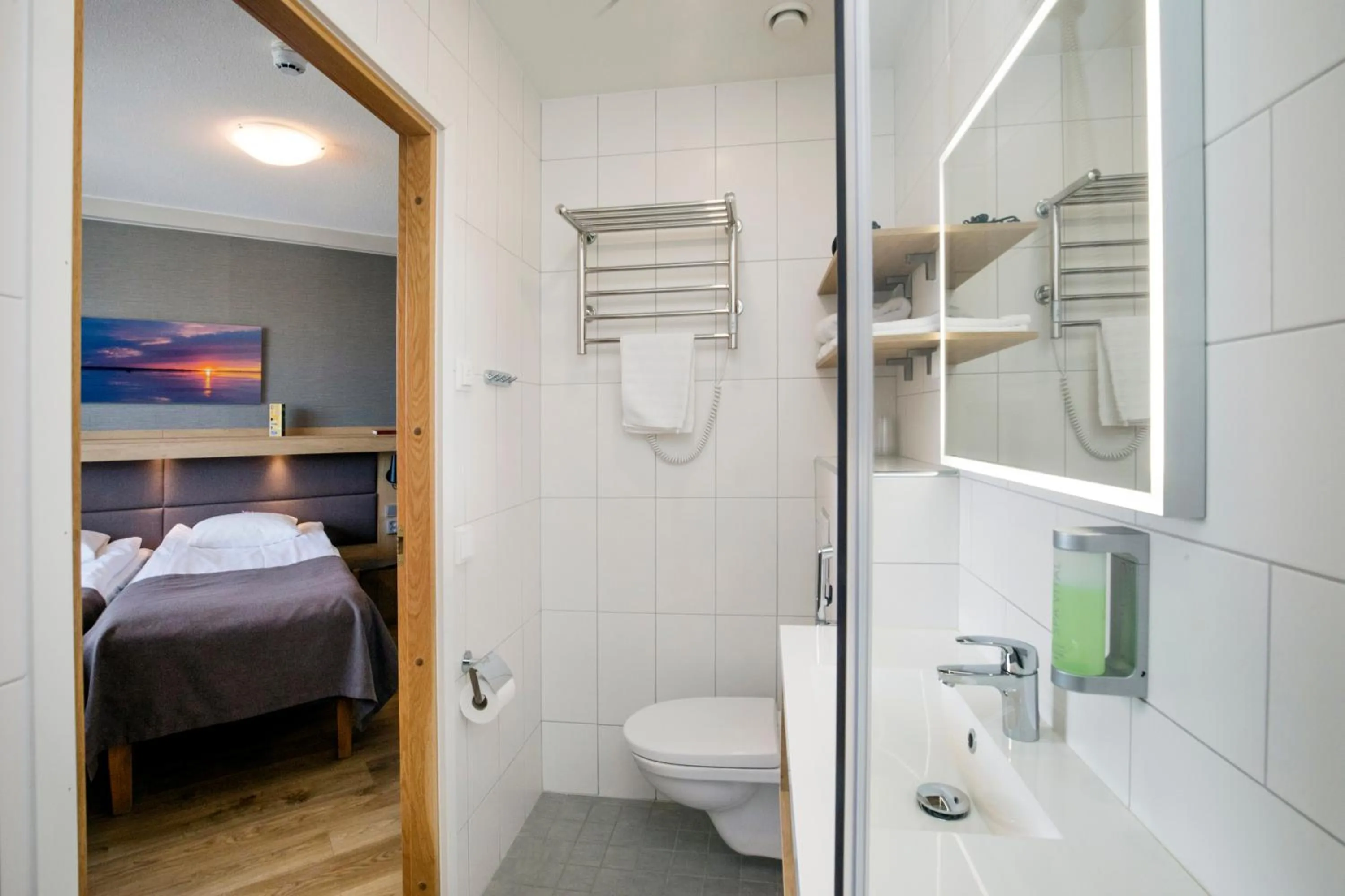 Bathroom, Bed in Hotelli Toivola