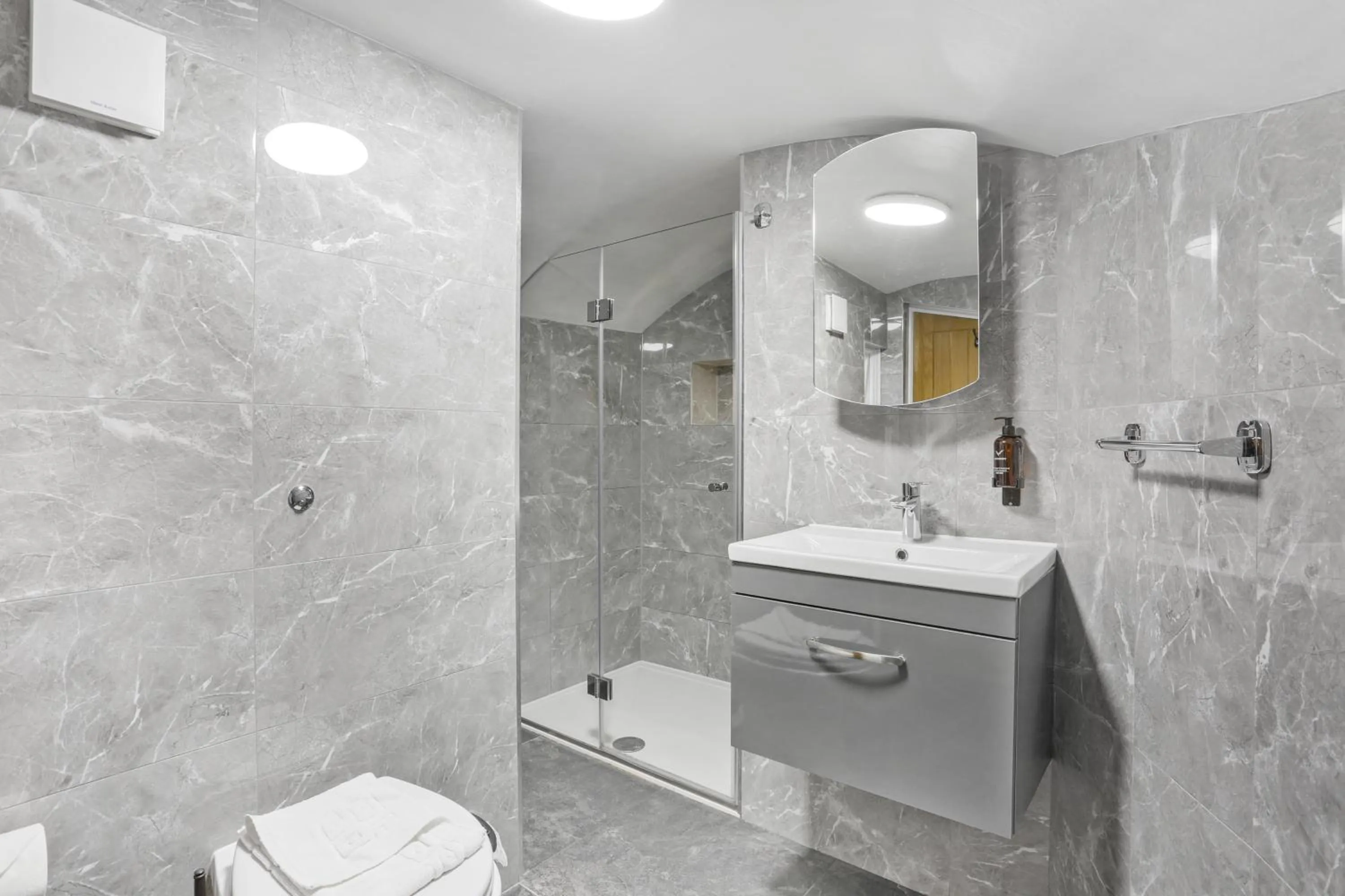 Bathroom in BeiRoom Hyde Park Apartments