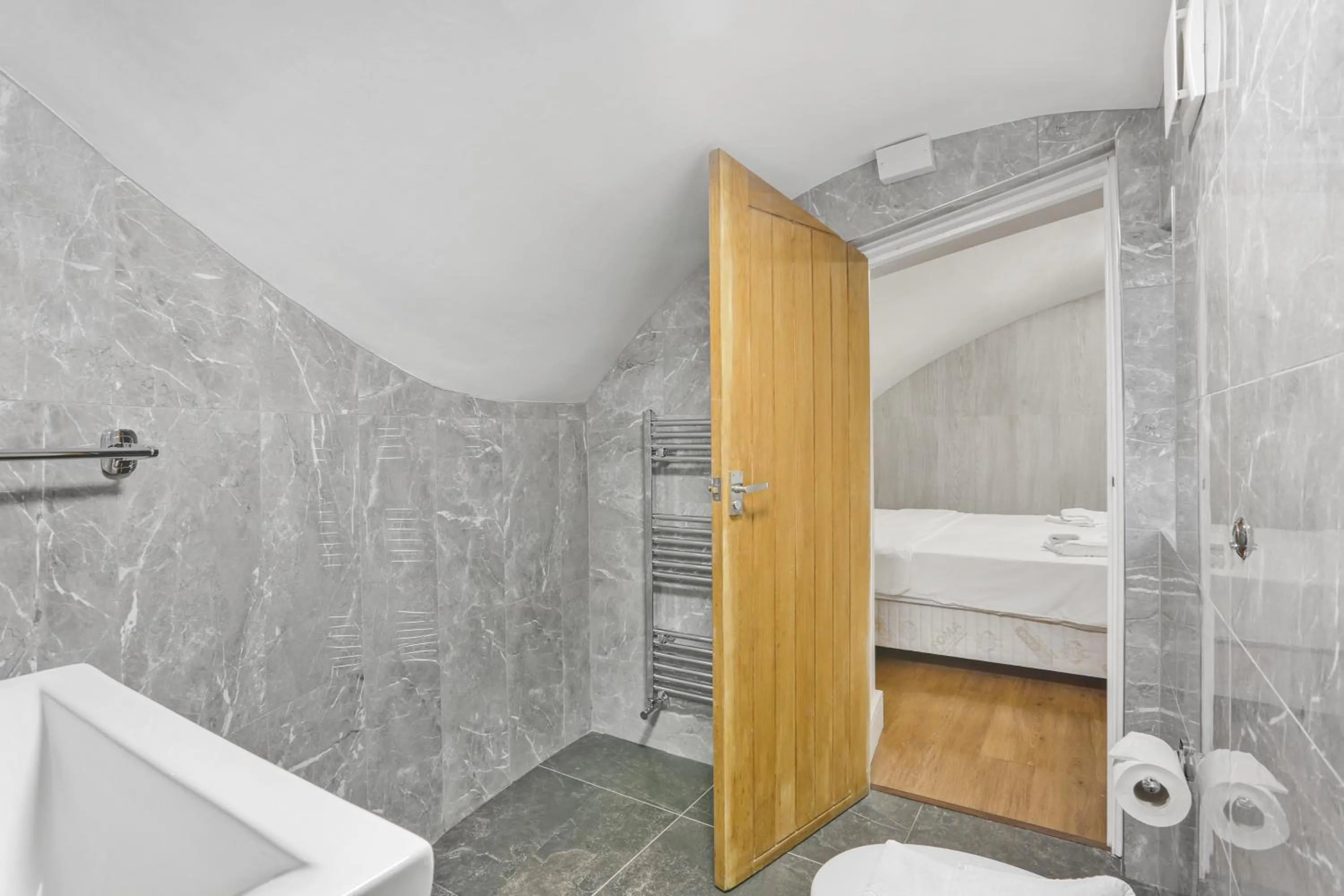 Bathroom in BeiRoom Hyde Park Apartments