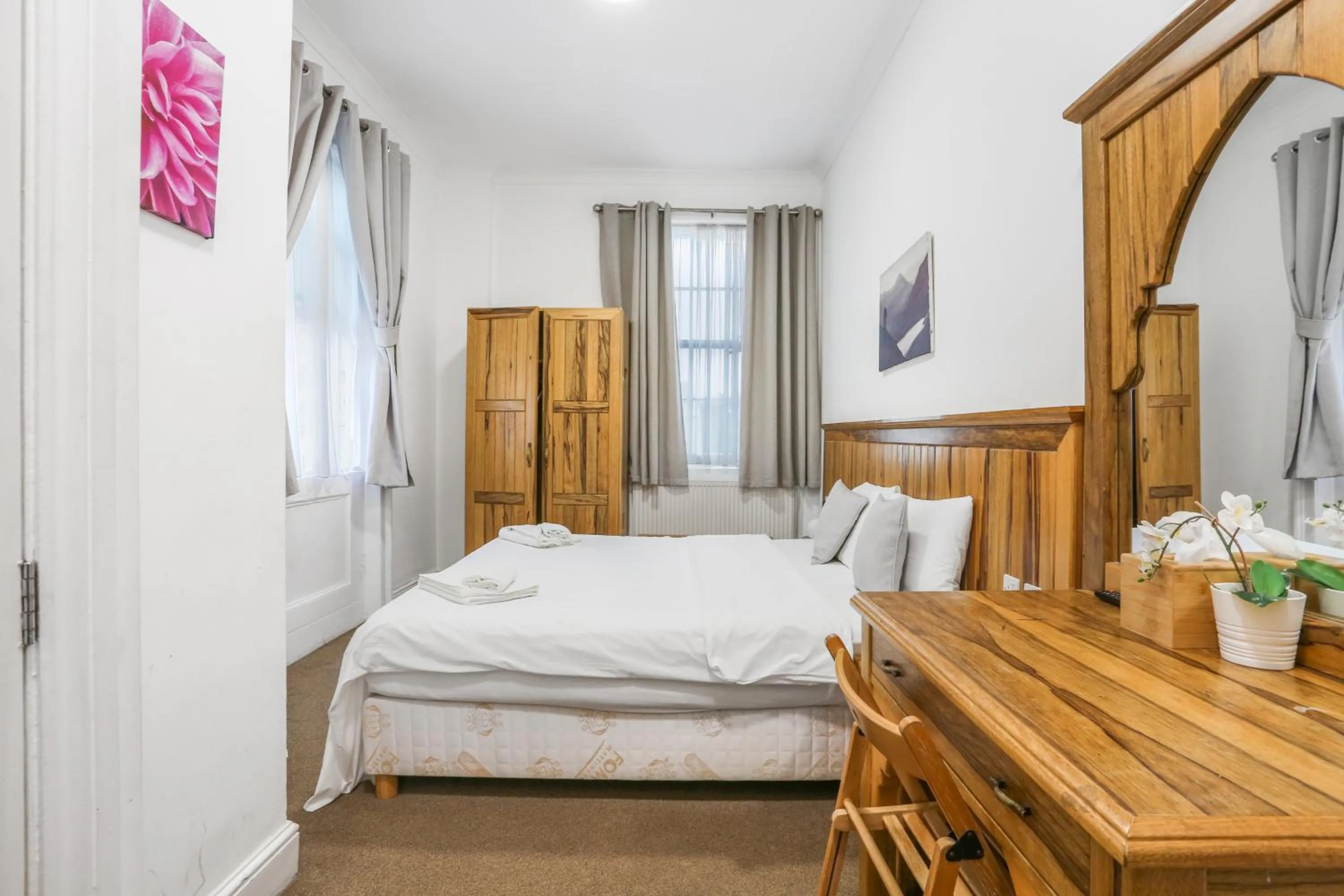 Bed in BeiRoom Hyde Park Apartments