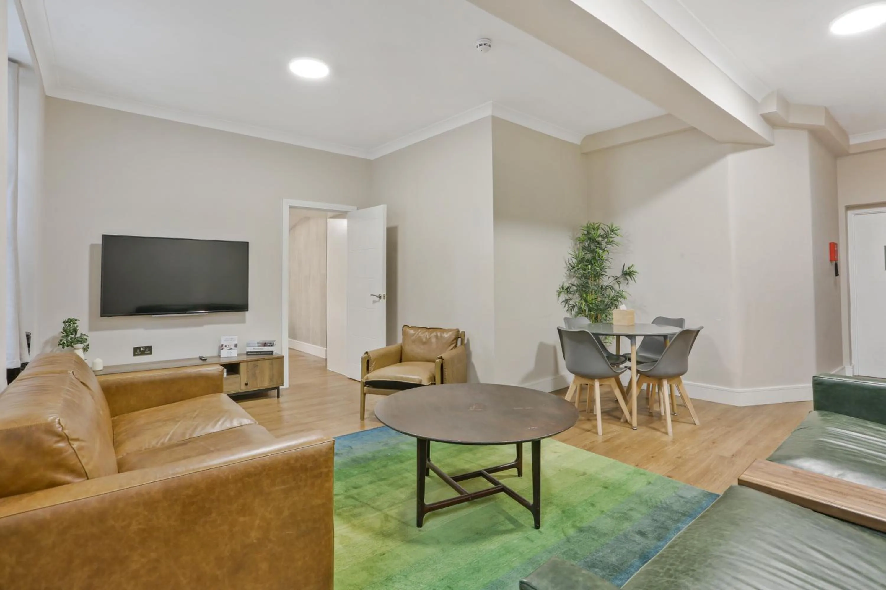 Living room in BeiRoom Hyde Park Apartments