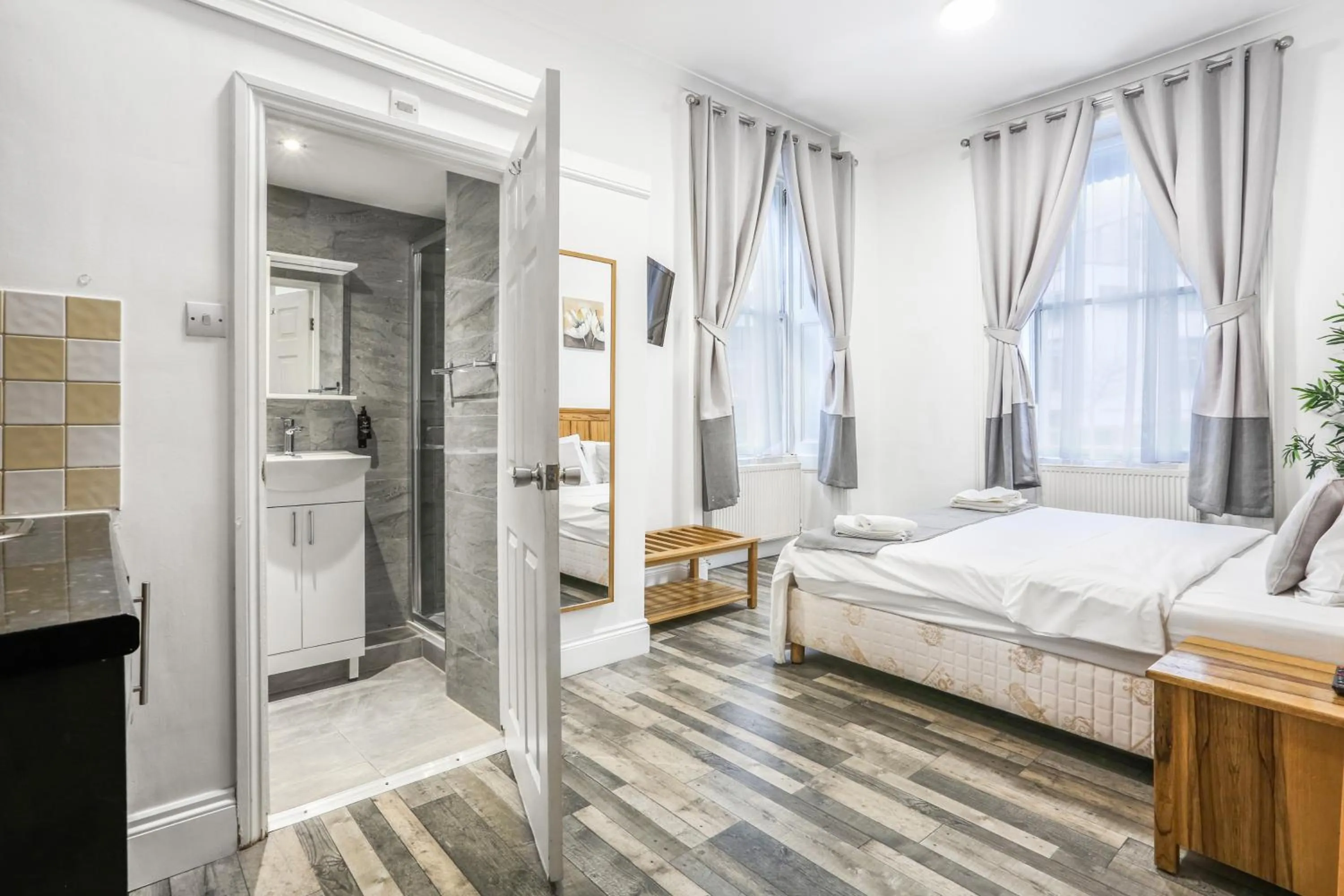 Bed in BeiRoom Hyde Park Apartments