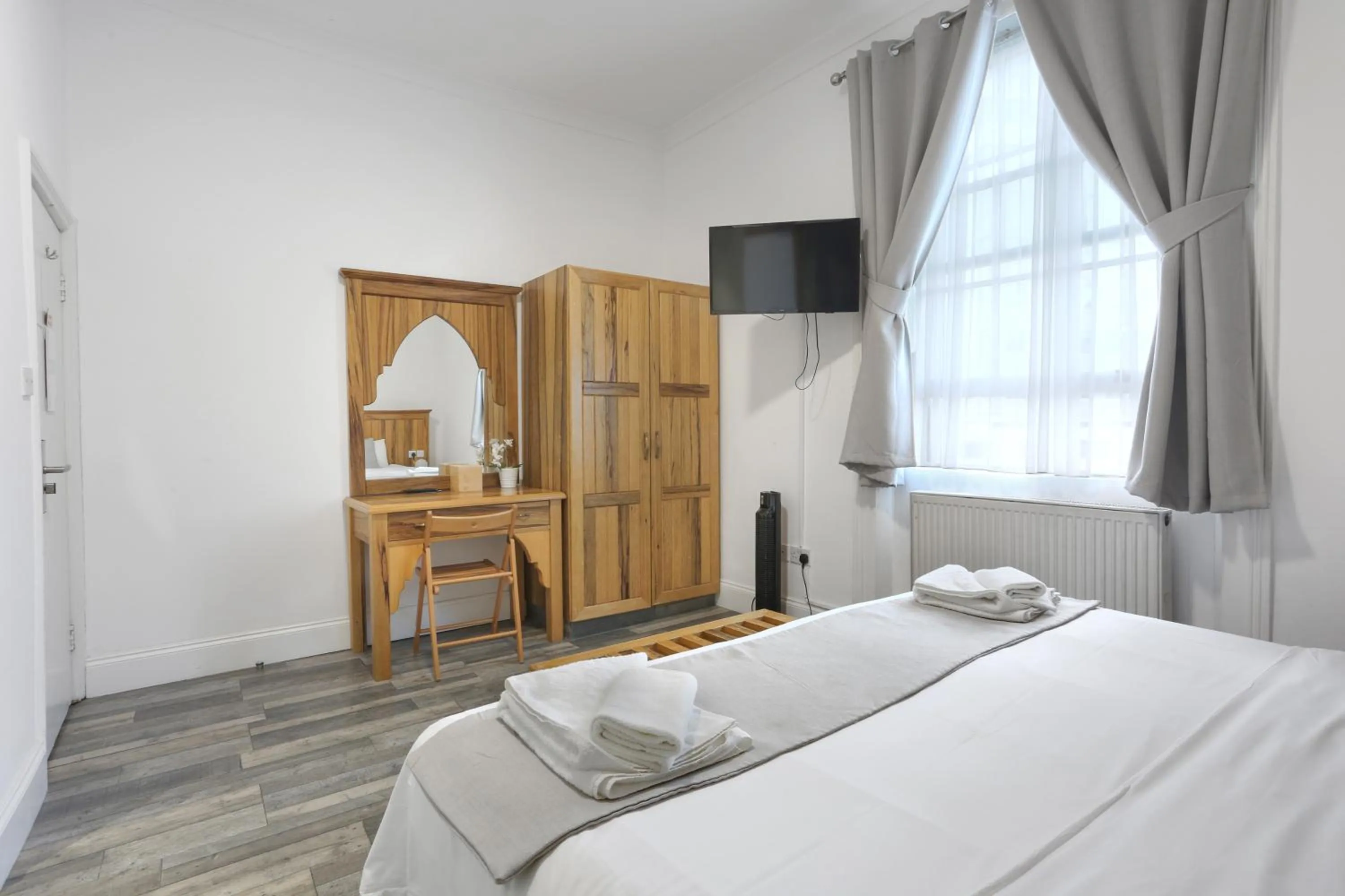 Bedroom, Bed in BeiRoom Hyde Park Apartments