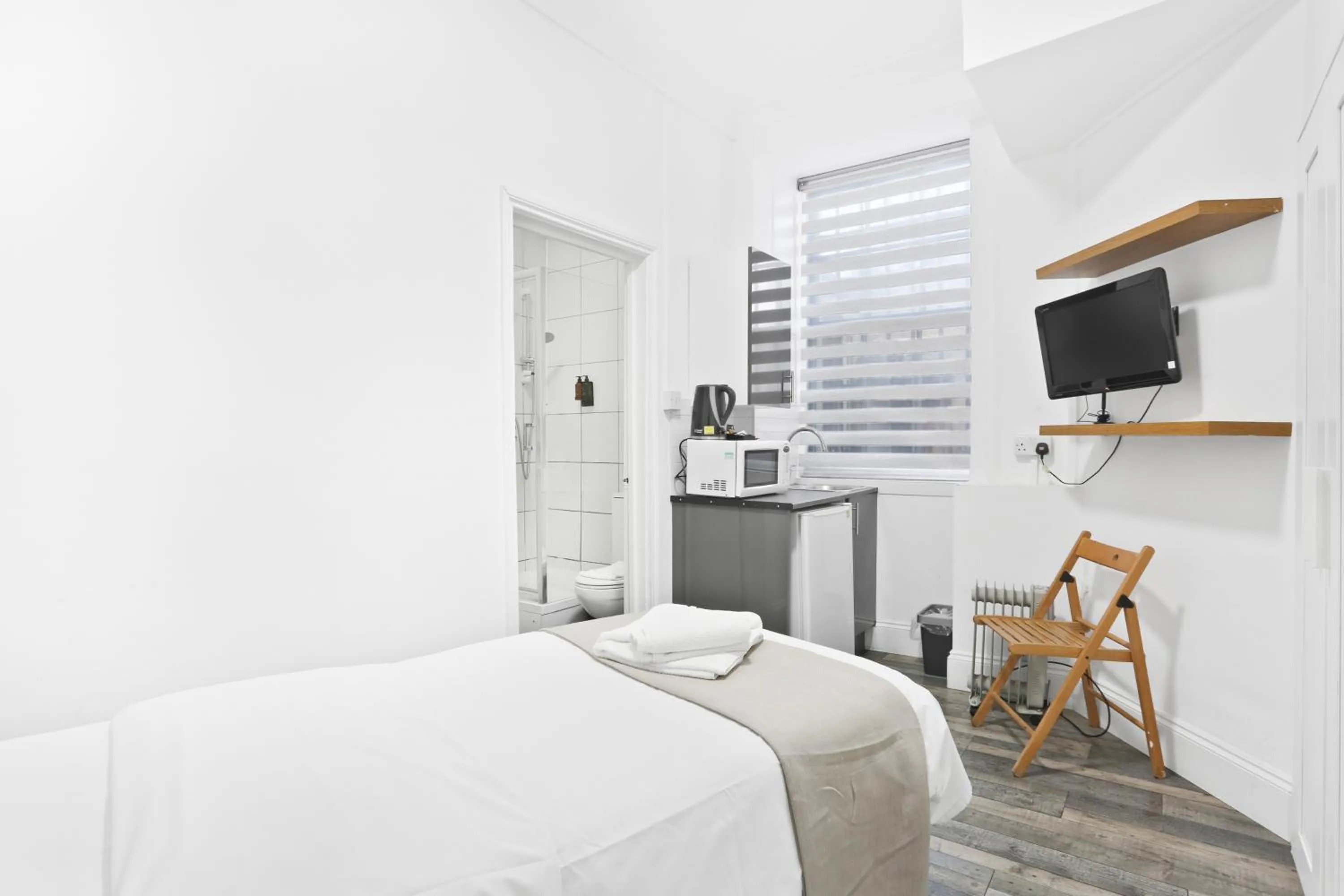 Photo of the whole room, Bed in BeiRoom Hyde Park Apartments