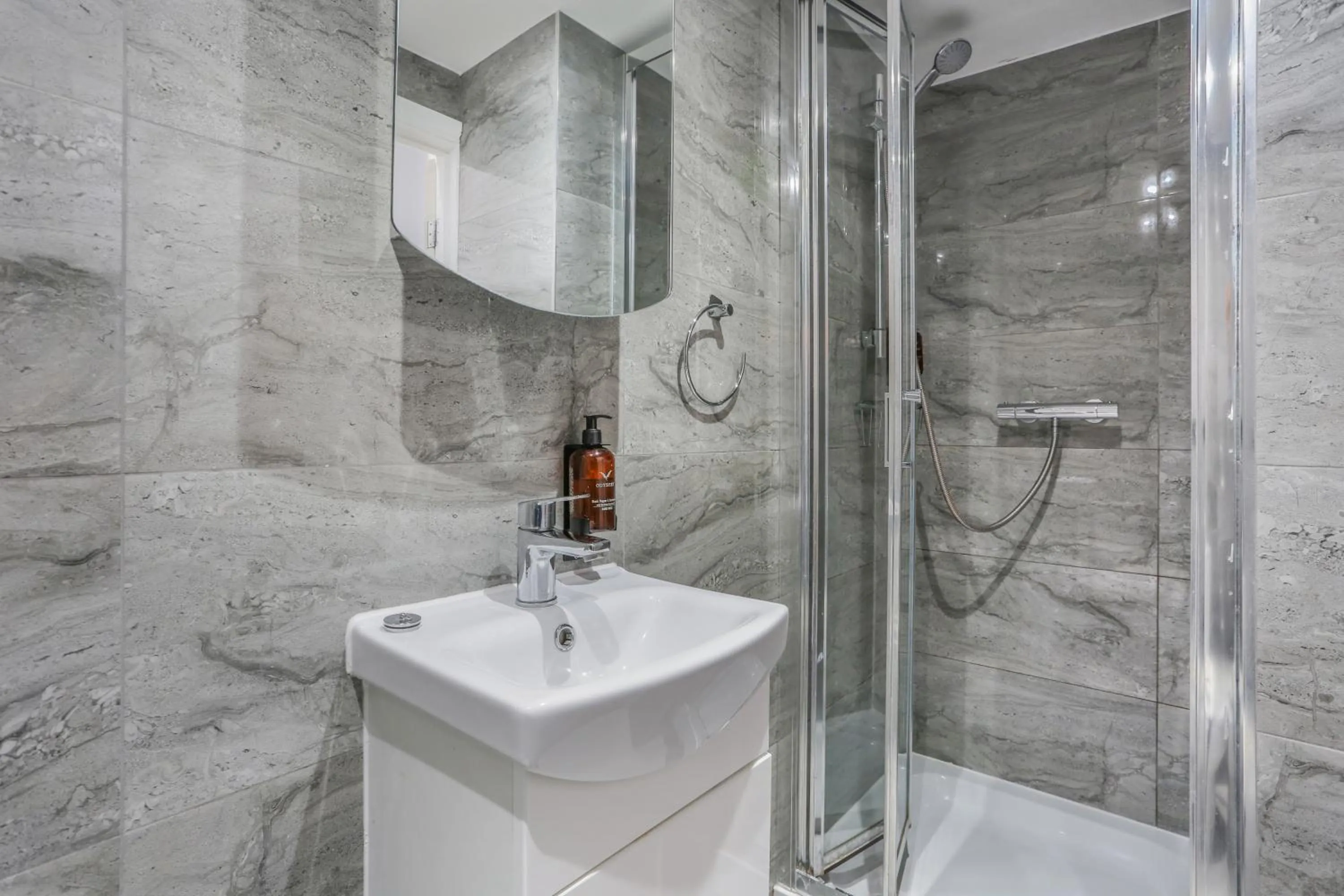 Bathroom in BeiRoom Hyde Park Apartments