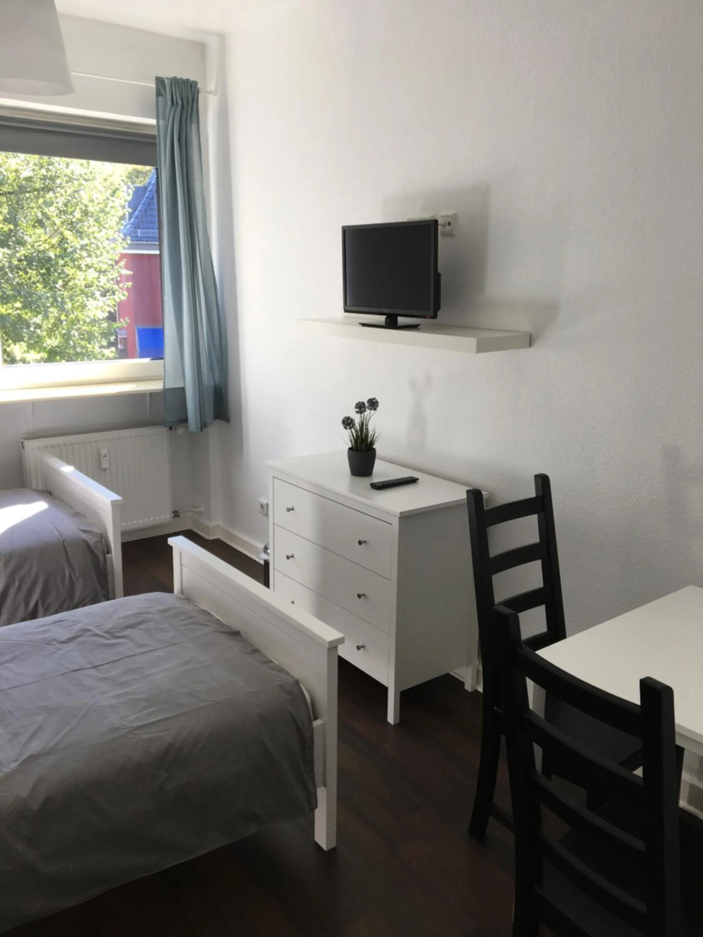 Bedroom, Bed in Zum armen Mann