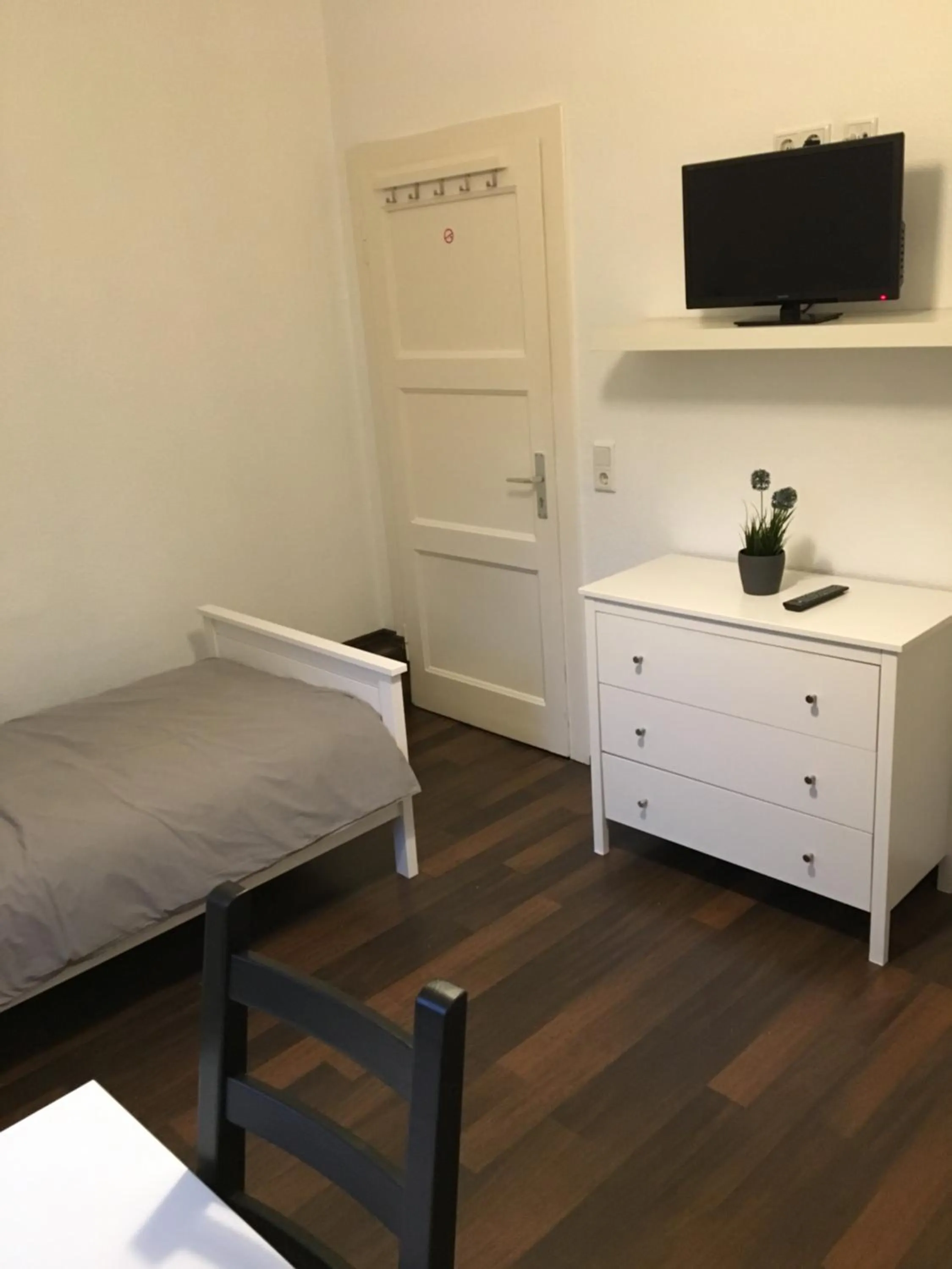 Bedroom, Bed in Zum armen Mann