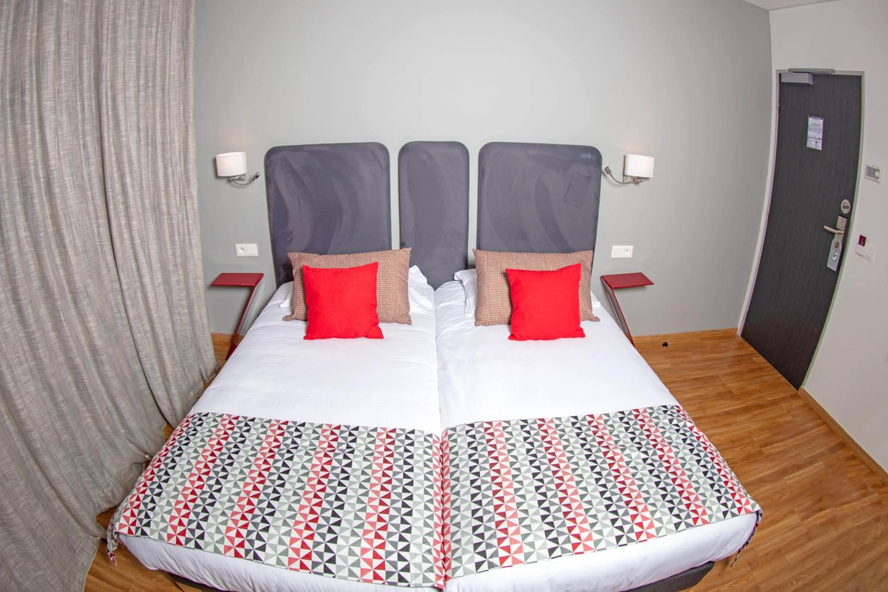 Bed in Hôtel Méditerranée