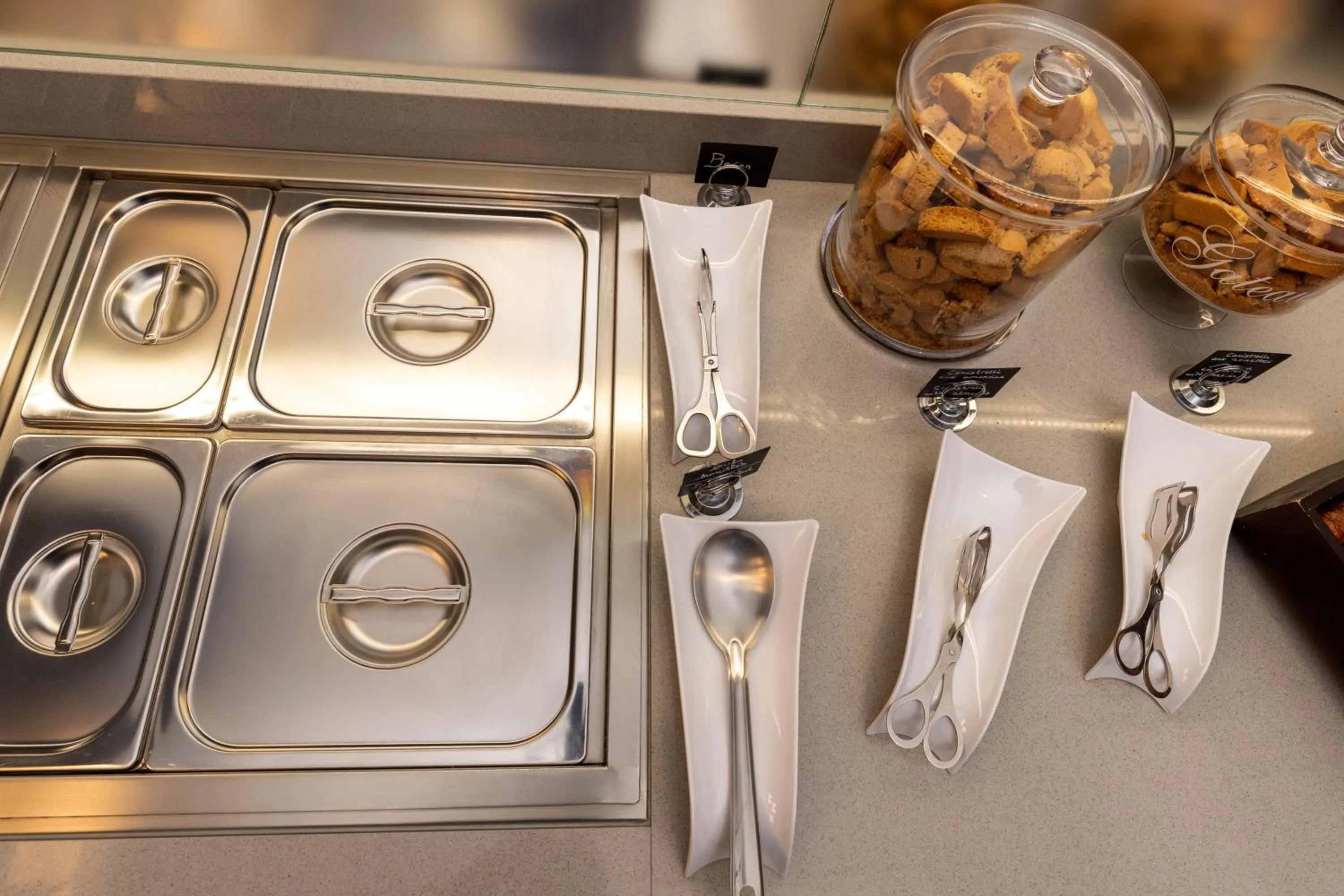 Breakfast in Hôtel Méditerranée