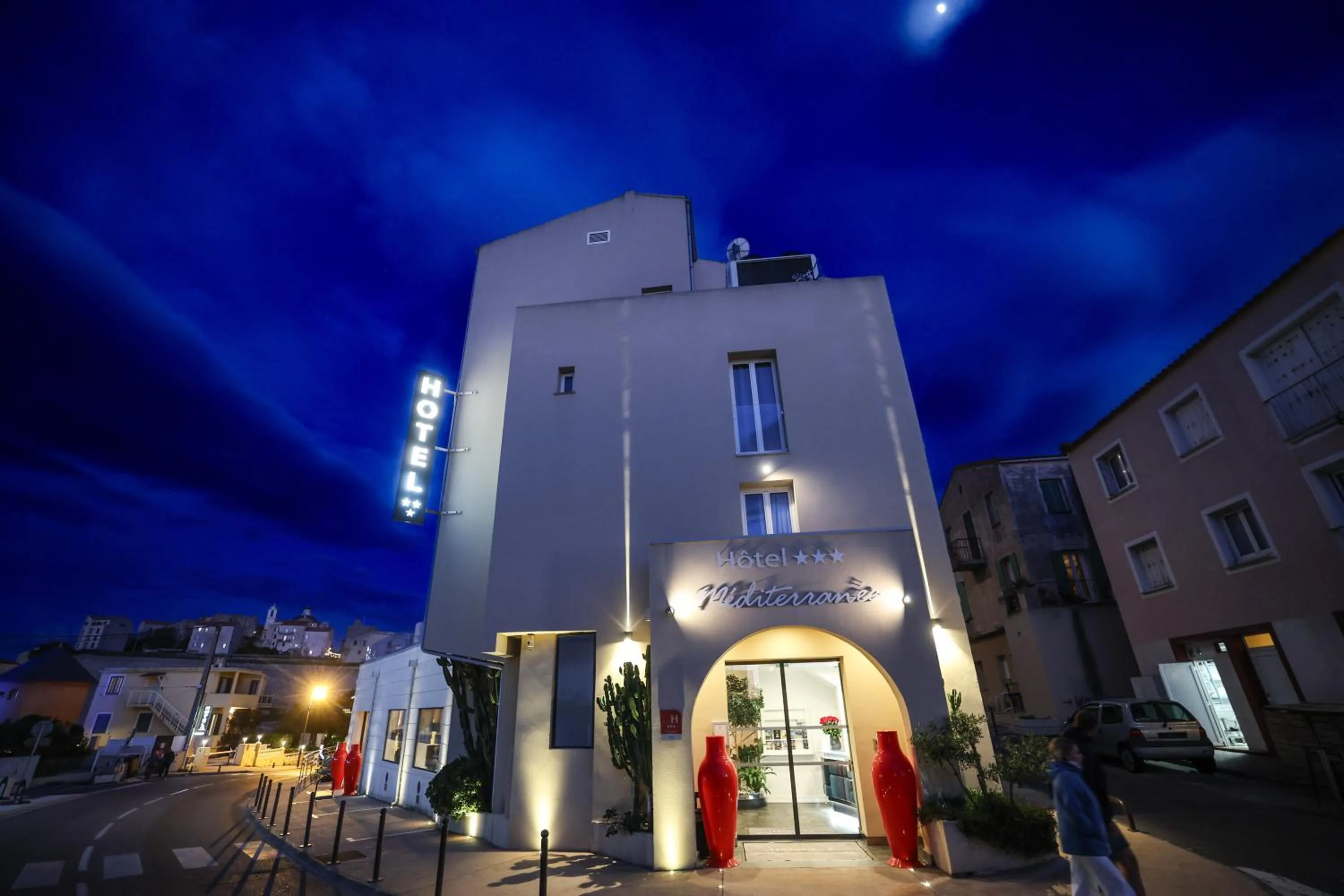 Property building in Hôtel Méditerranée