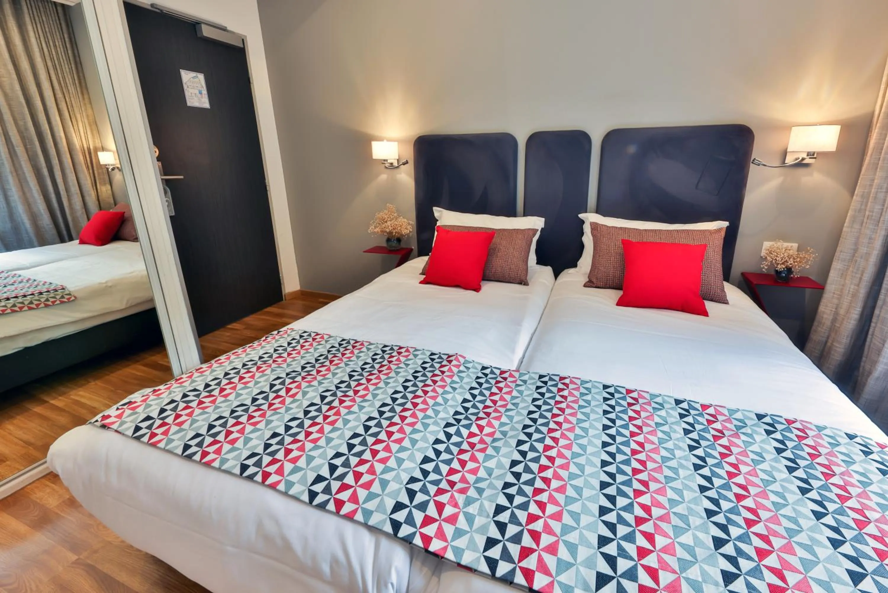 Bed in Hôtel Méditerranée