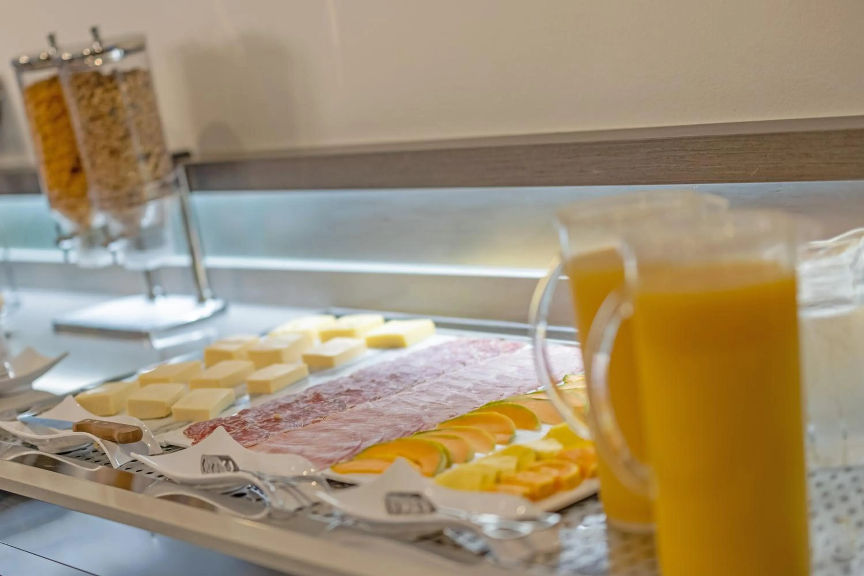 Breakfast in Hôtel Méditerranée